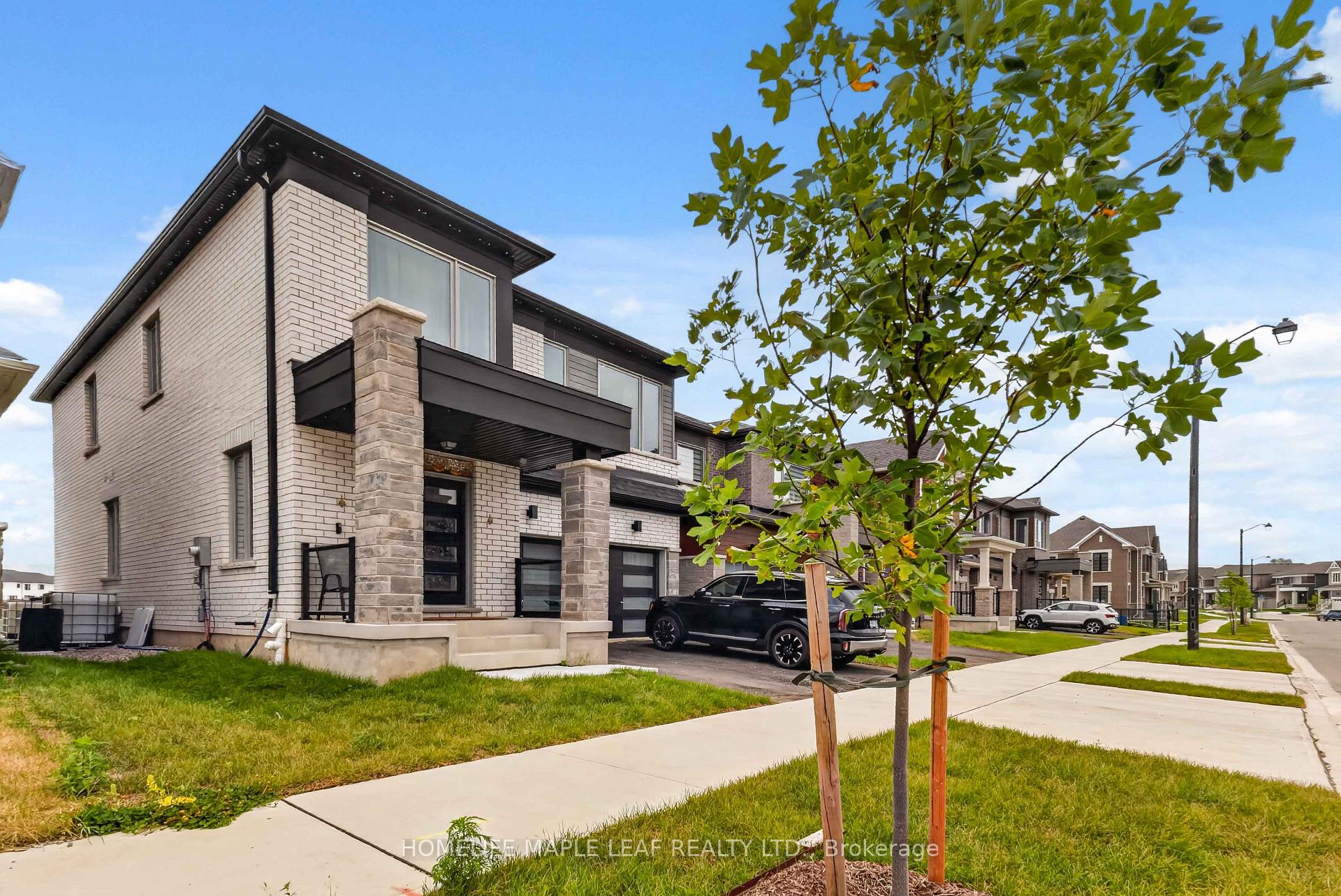 Photo 5 of 330 Millstone Street, Kitchener, Huron Park — HOMEH