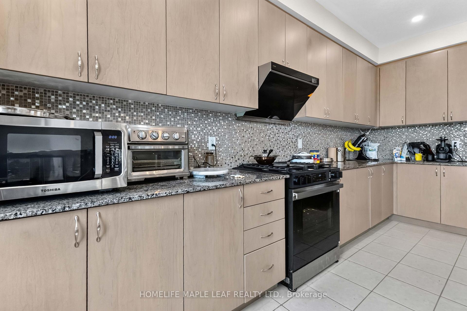 Photo 12 of 330 Millstone Street, Kitchener, Huron Park — HOMEH