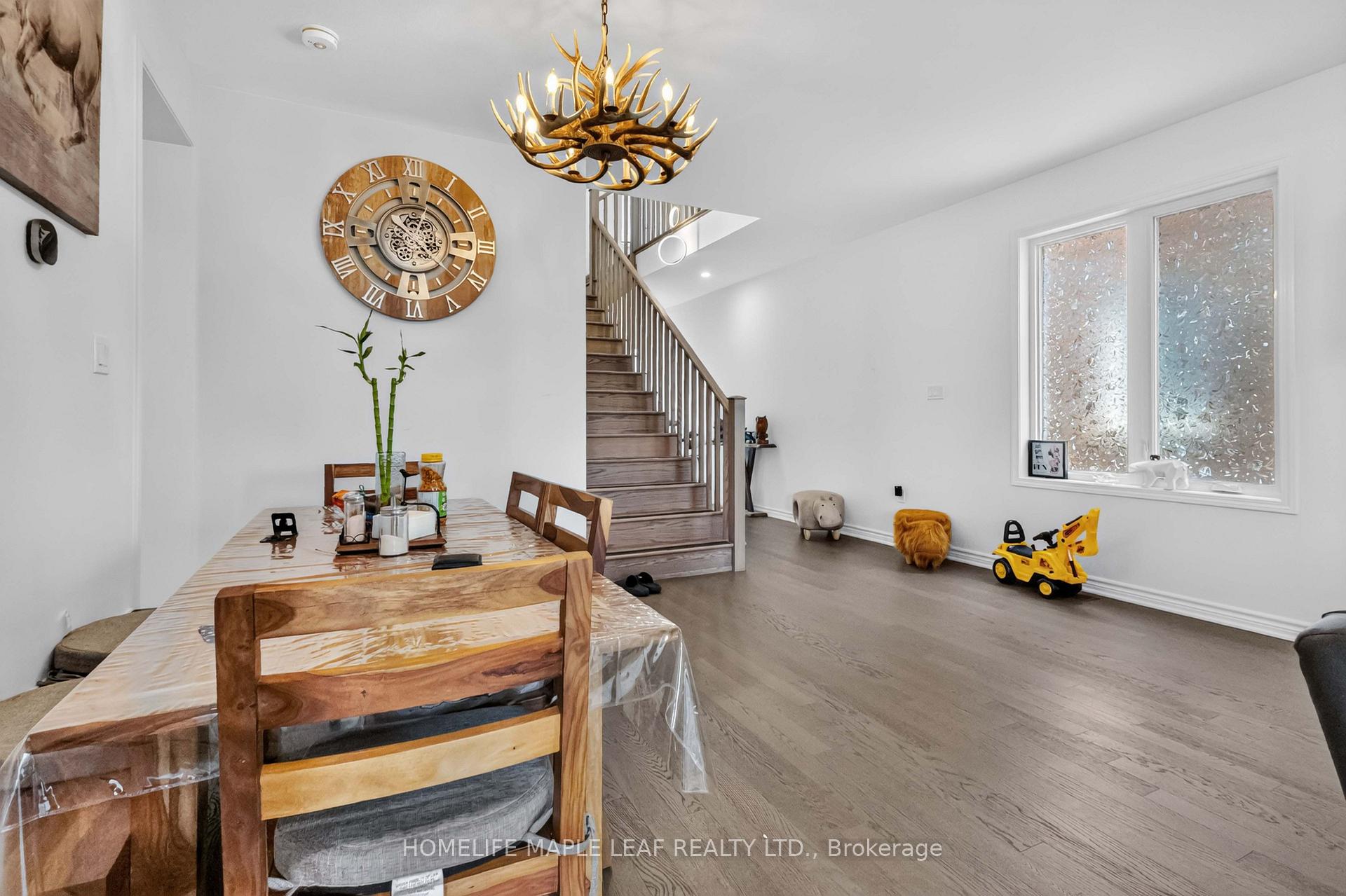 Photo 20 of 330 Millstone Street, Kitchener, Huron Park — HOMEH