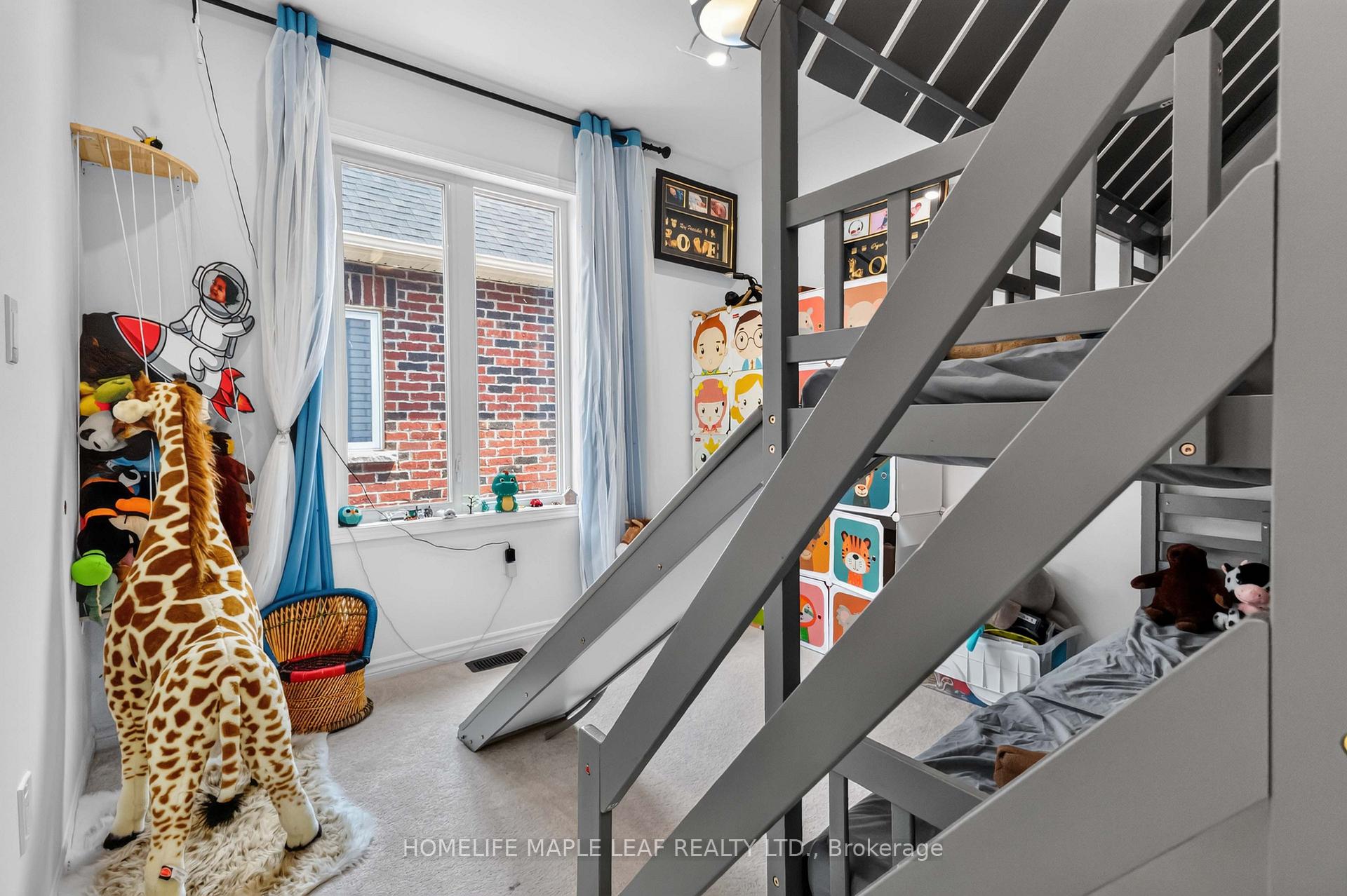 Photo 32 of 330 Millstone Street, Kitchener, Huron Park — HOMEH