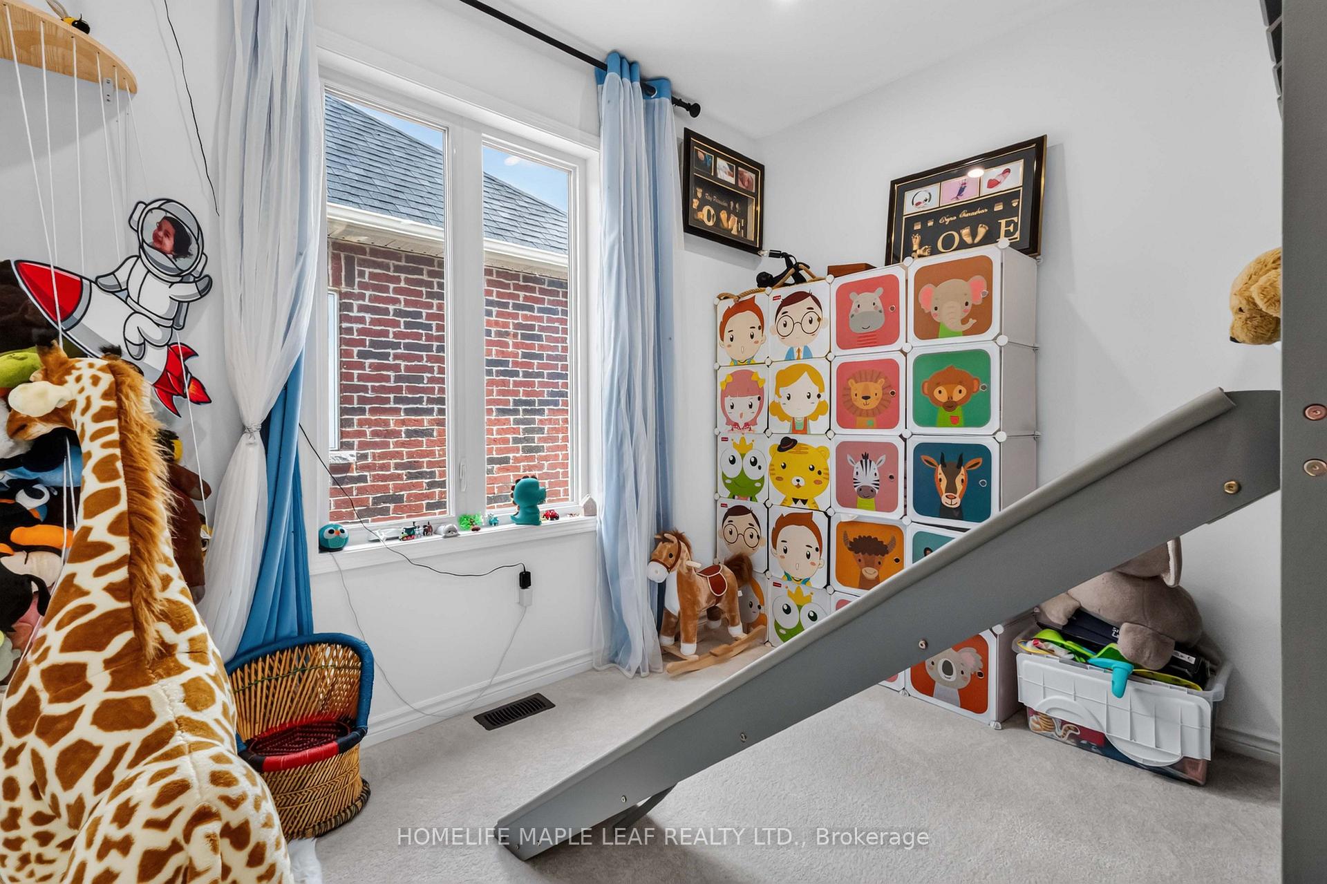 Photo 34 of 330 Millstone Street, Kitchener, Huron Park — HOMEH