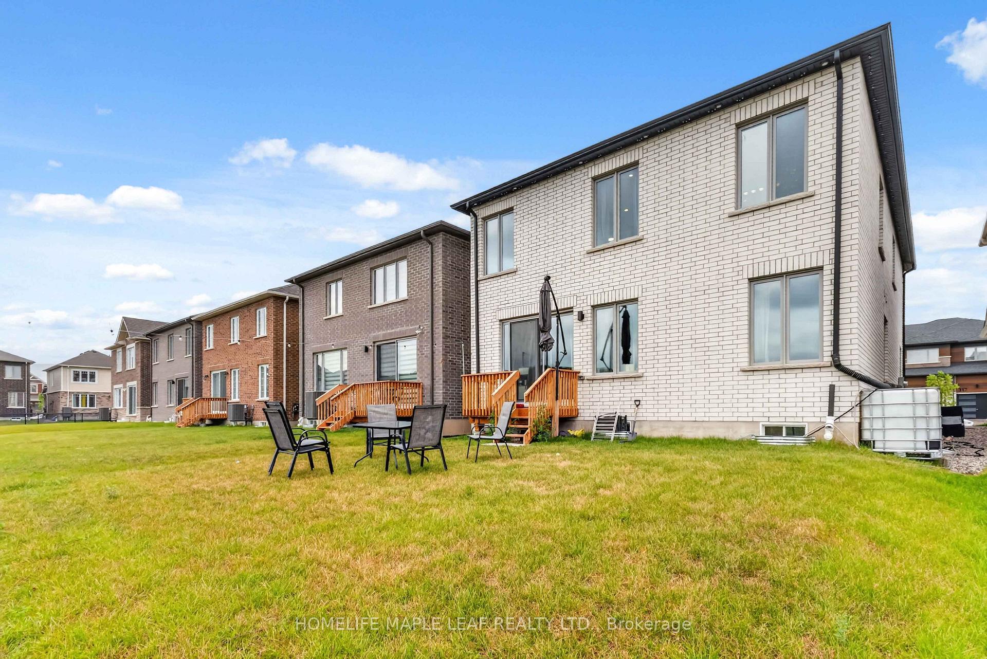 Photo 46 of 330 Millstone Street, Kitchener, Huron Park — HOMEH