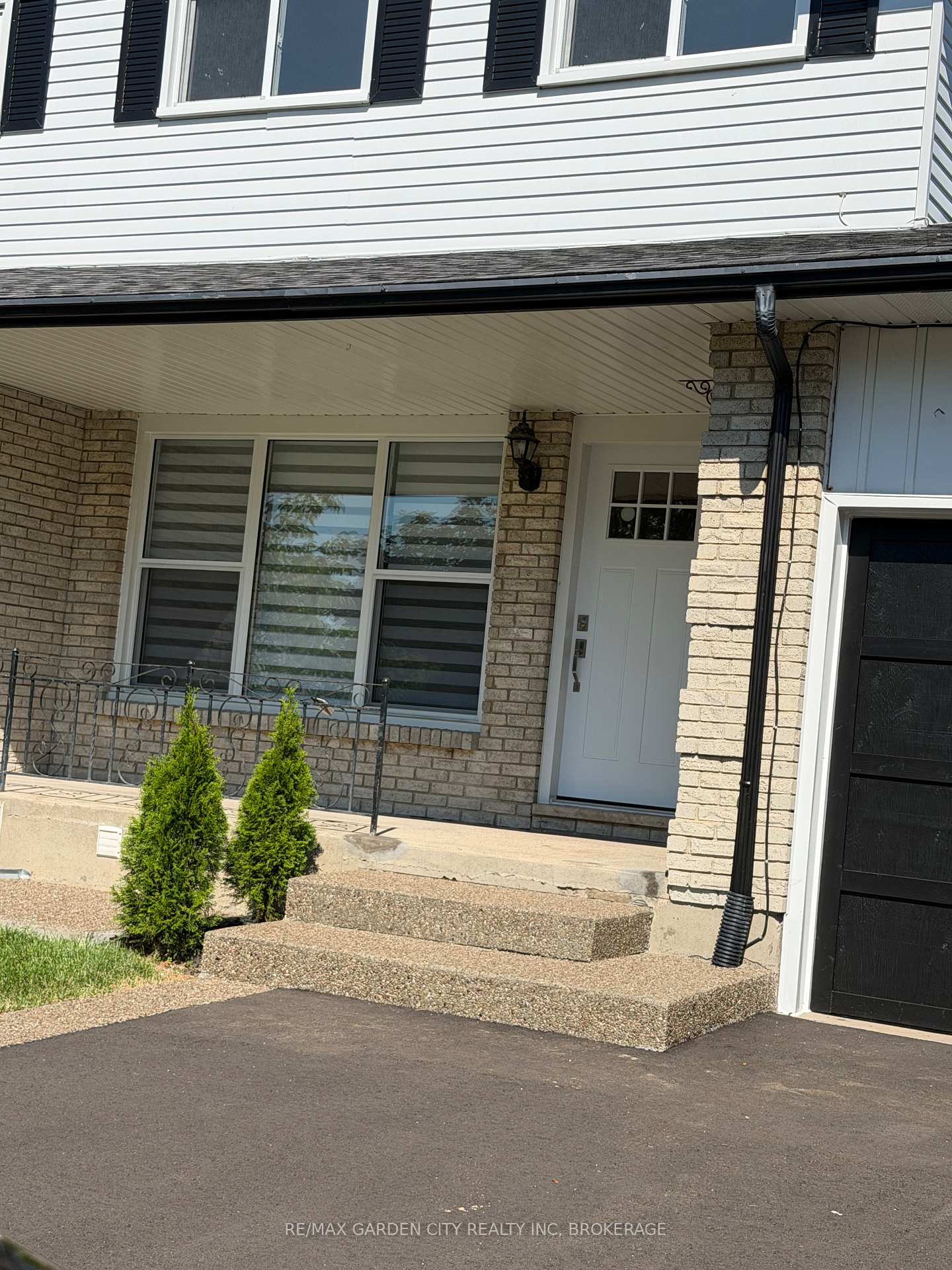 Photo 2 of 102 Tupper Drive, Thorold, Confederation Heights — HOMEH