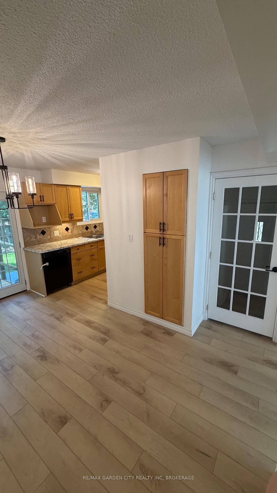 Photo 6 of 102 Tupper Drive, Thorold, Confederation Heights — HOMEH