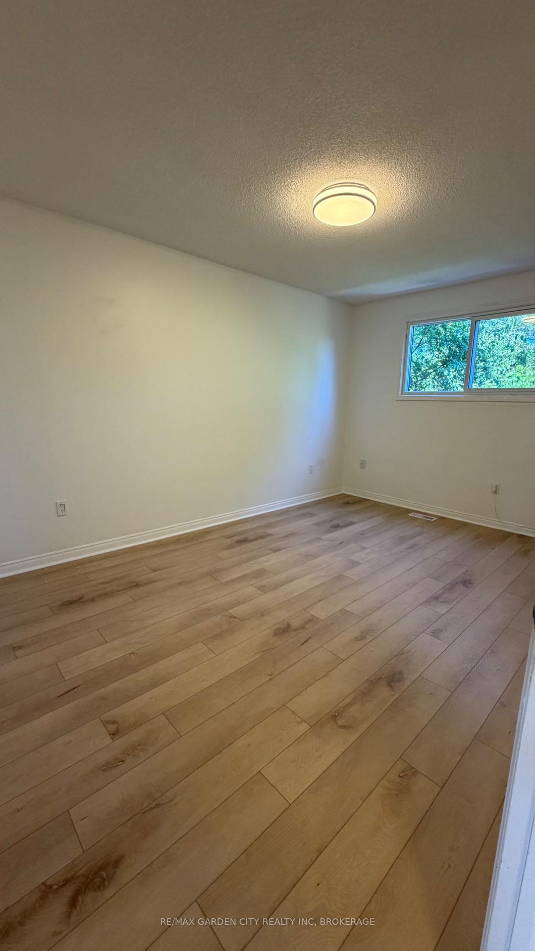 Photo 25 of 102 Tupper Drive, Thorold, Confederation Heights — HOMEH