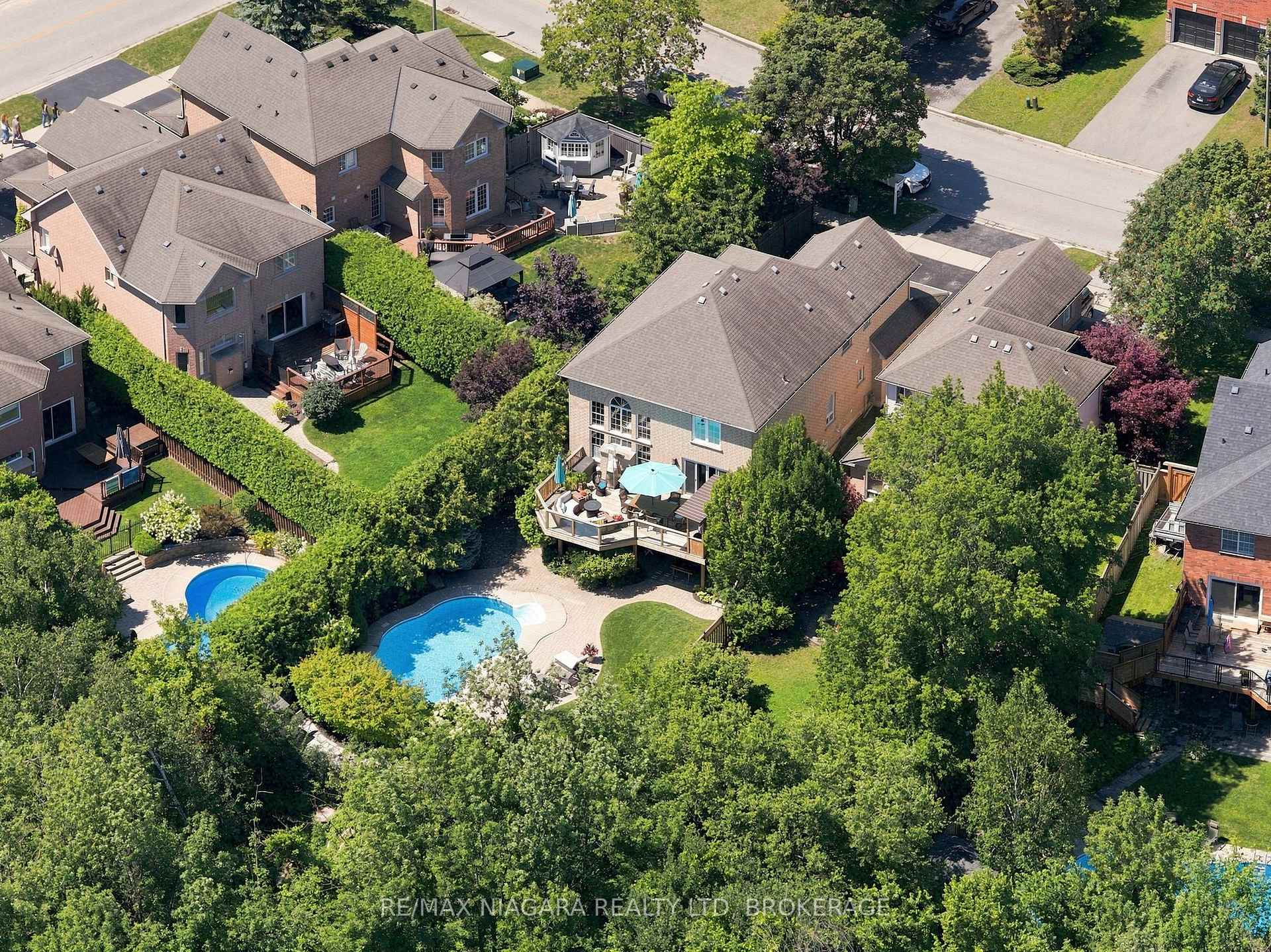 Photo 2 of 81 Gartshore Drive, Whitby, Williamsburg — HOMEH