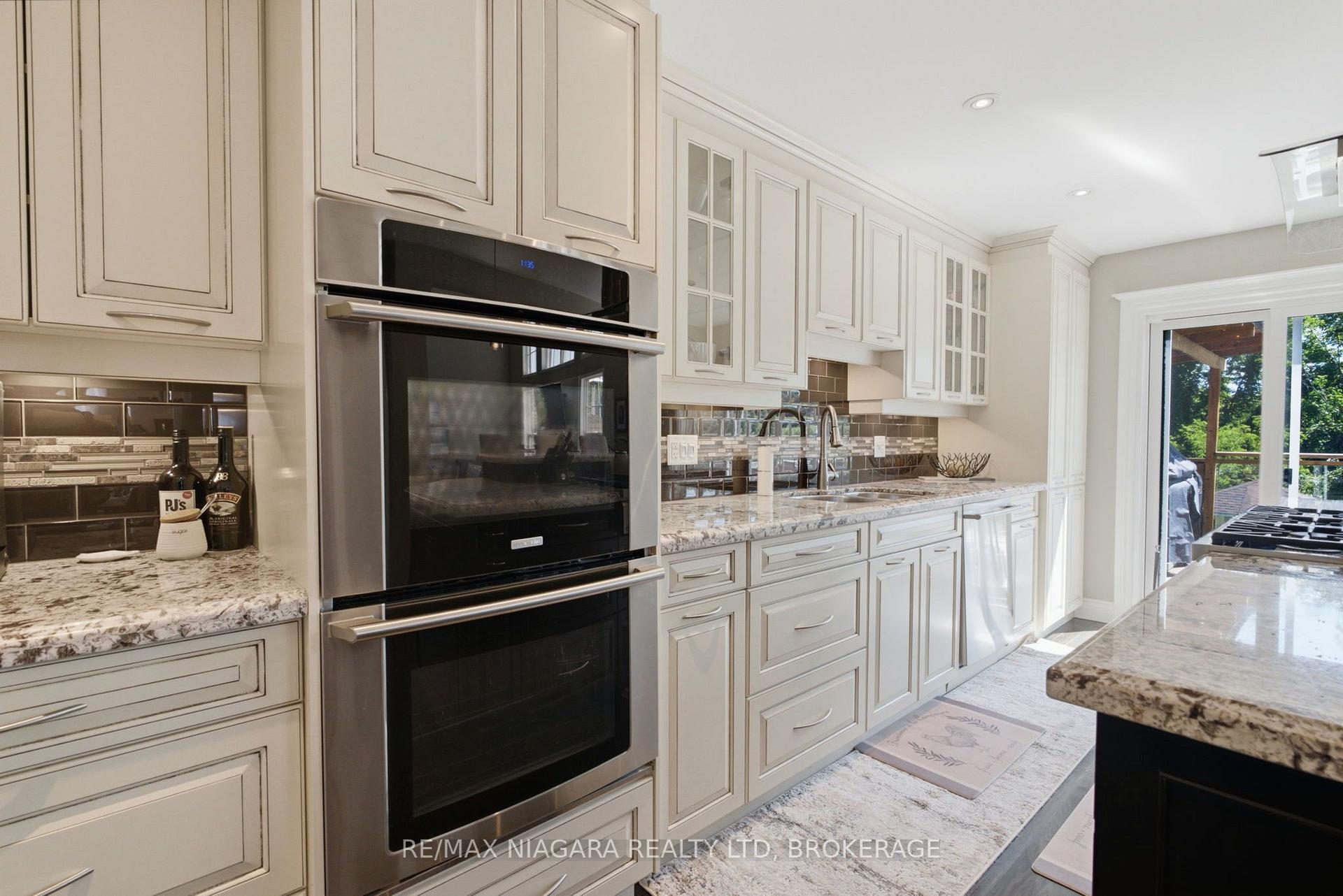 Photo 6 of 81 Gartshore Drive, Whitby, Williamsburg — HOMEH