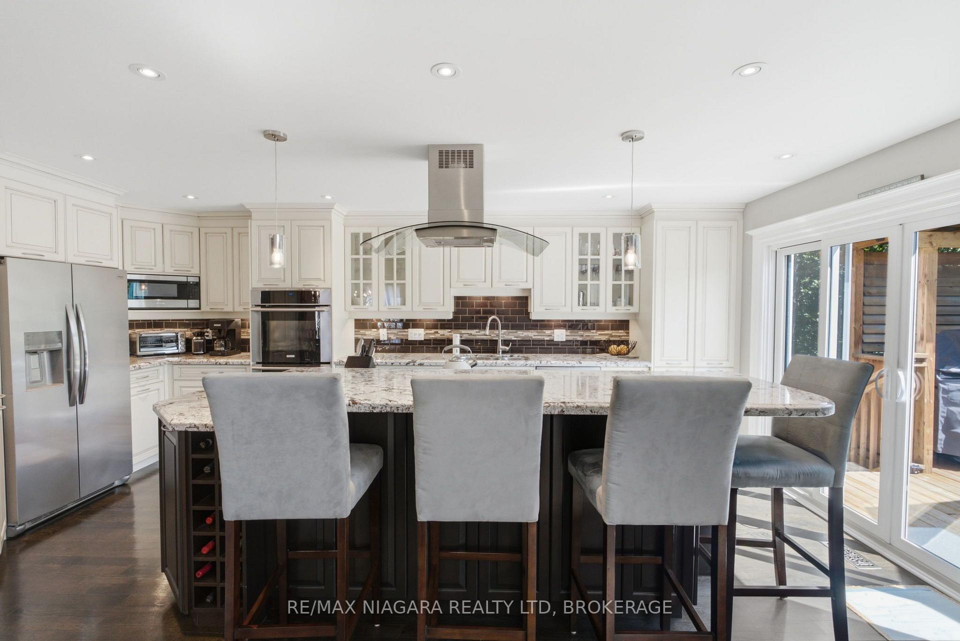 Photo 10 of 81 Gartshore Drive, Whitby, Williamsburg — HOMEH
