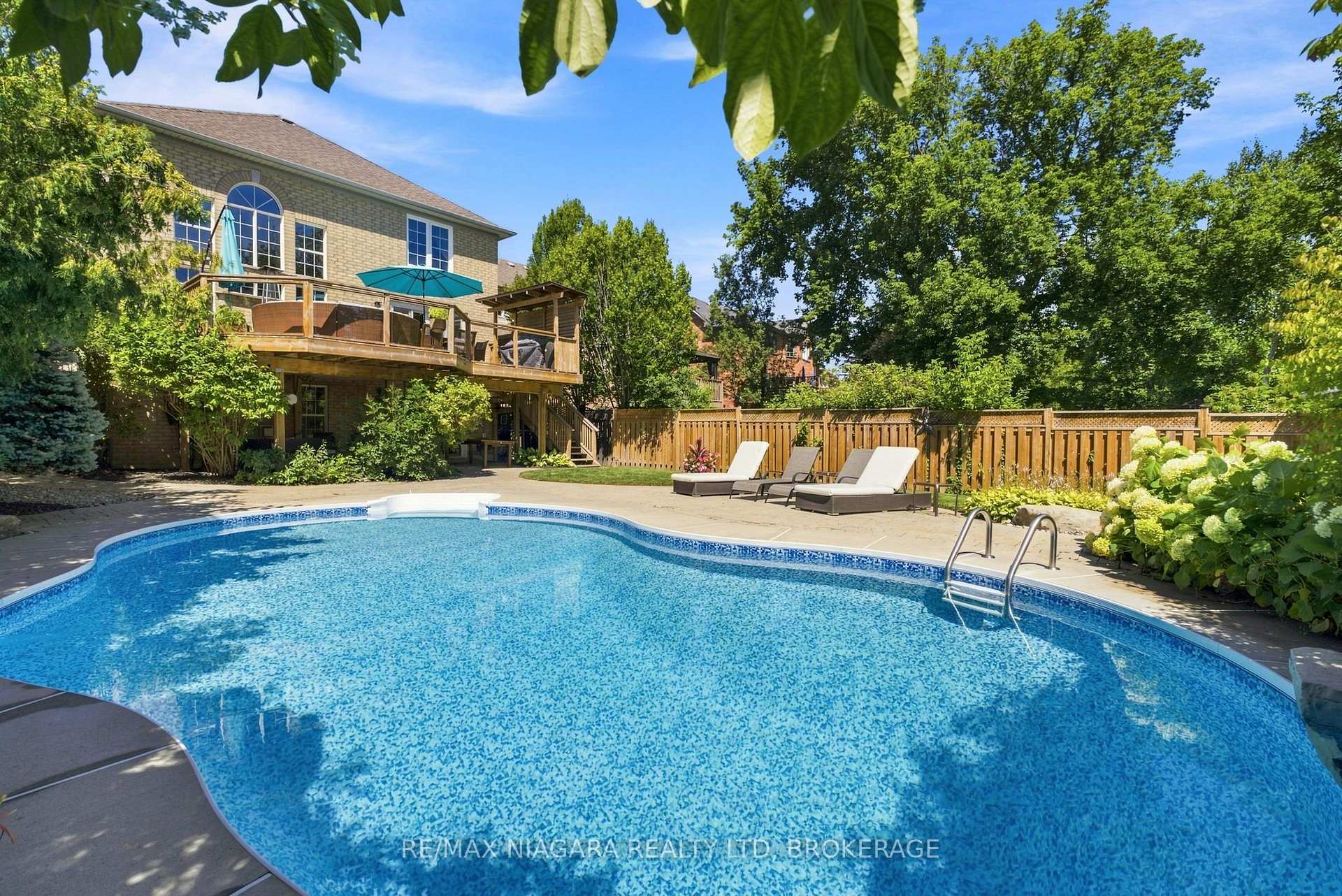 Photo 40 of 81 Gartshore Drive, Whitby, Williamsburg — HOMEH