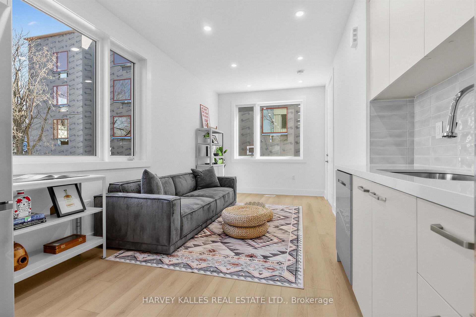 Photo 8 of Unit 5b, 45 Bellevue Avenue, Toronto, Kensington-Chinatown — HOMEH