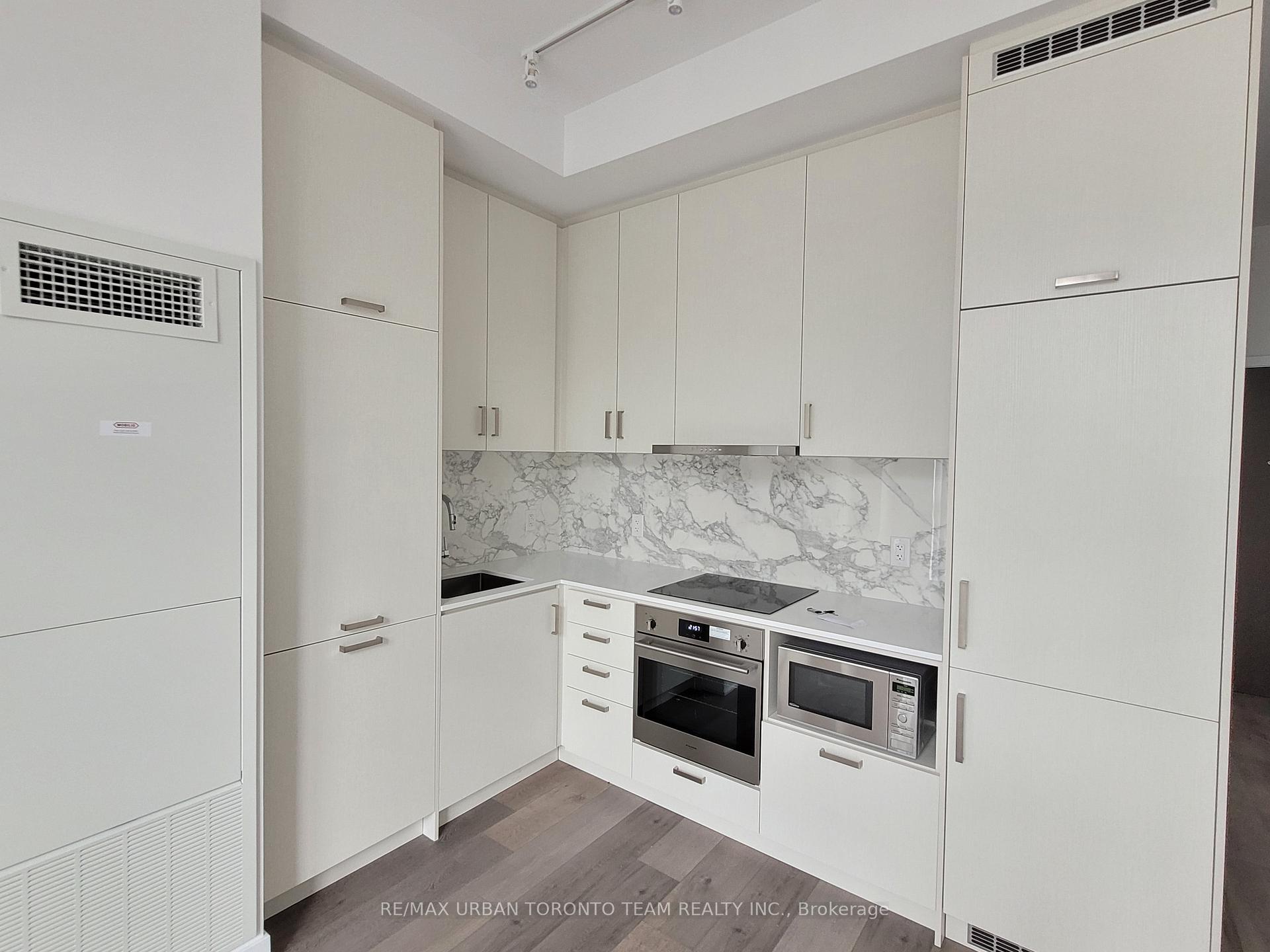 Photo 4 of Unit 207, 60 Honeycrisp Crescent, Vaughan, Vaughan Corporate Centre — HOMEH