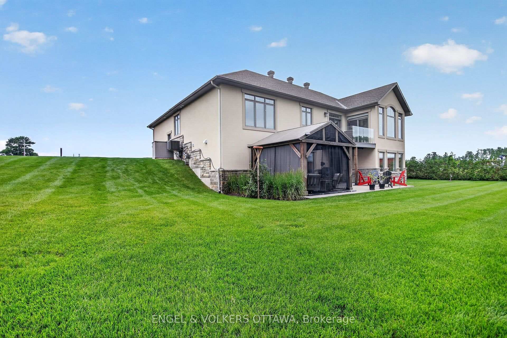 Photo 5 of 100 Lake Trail Road, Ottawa, Greely — HOMEH