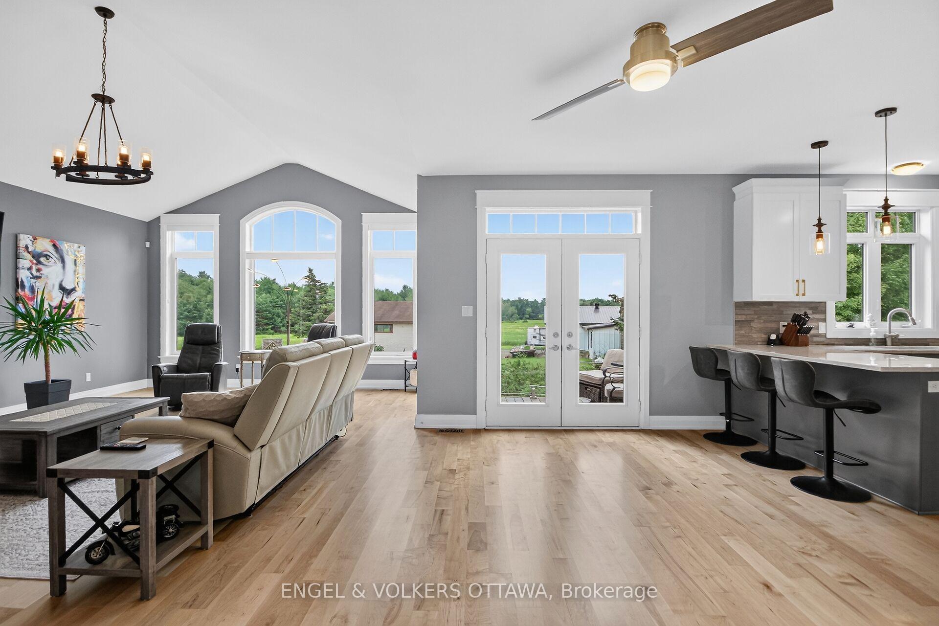 Photo 25 of 100 Lake Trail Road, Ottawa, Greely — HOMEH
