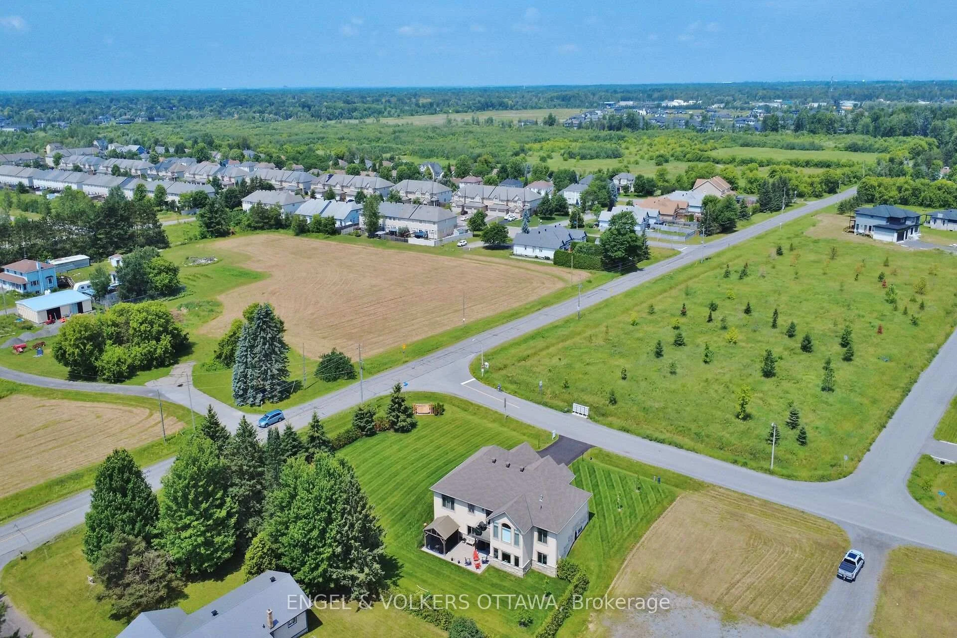Photo 7 of 100 Lake Trail Road, Ottawa, Greely — HOMEH