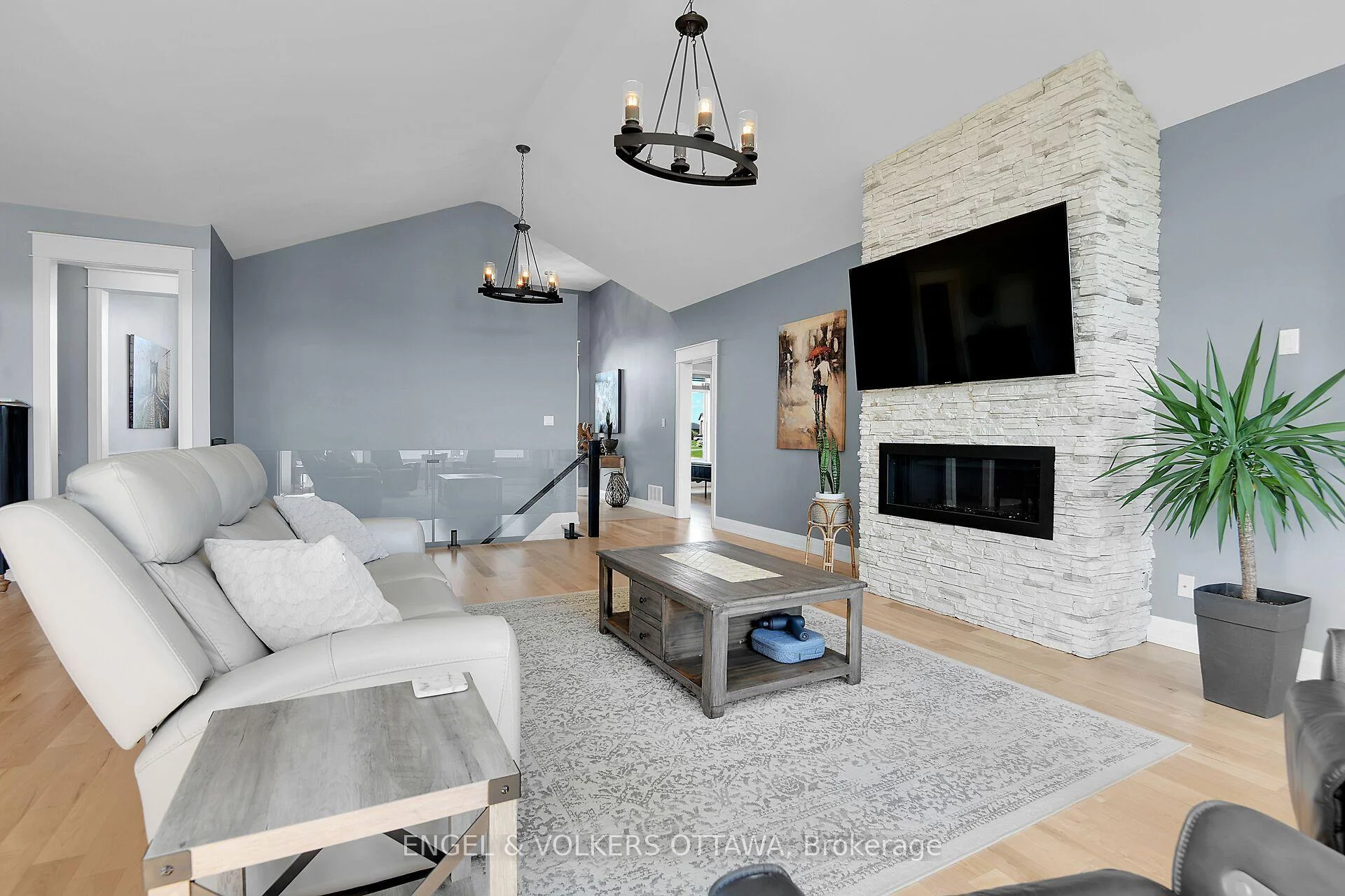 Photo 31 of 100 Lake Trail Road, Ottawa, Greely — HOMEH