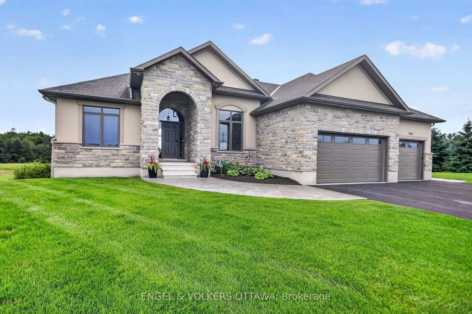 Photo 71 of 100 Lake Trail Road, Ottawa, Greely — HOMEH