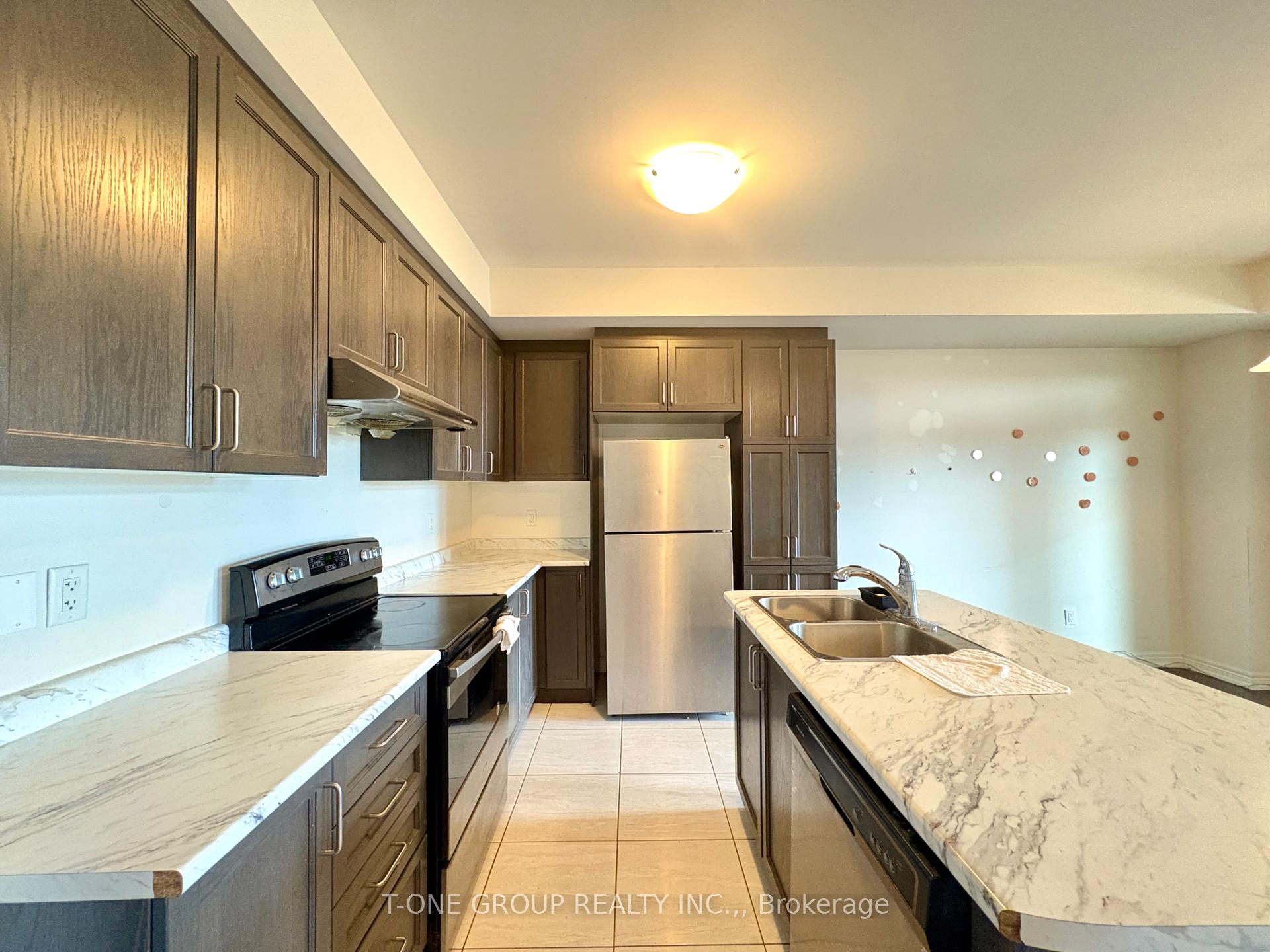 Photo 2 of Unit B, 107 Luzon Avenue, Markham, Box Grove — HOMEH