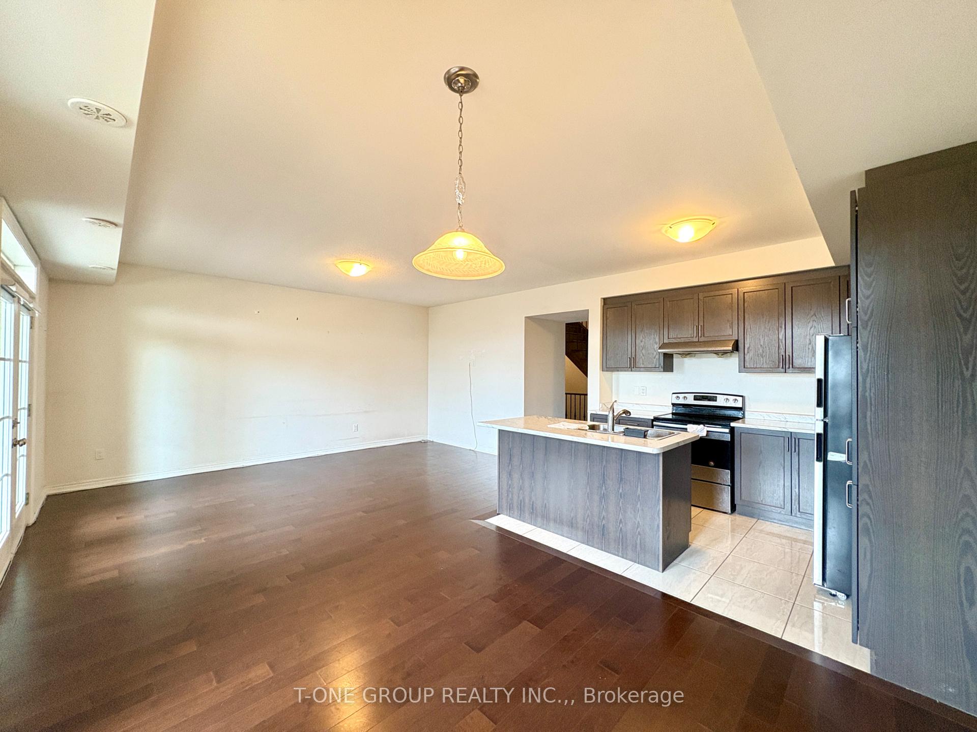 Photo 4 of Unit B, 107 Luzon Avenue, Markham, Box Grove — HOMEH