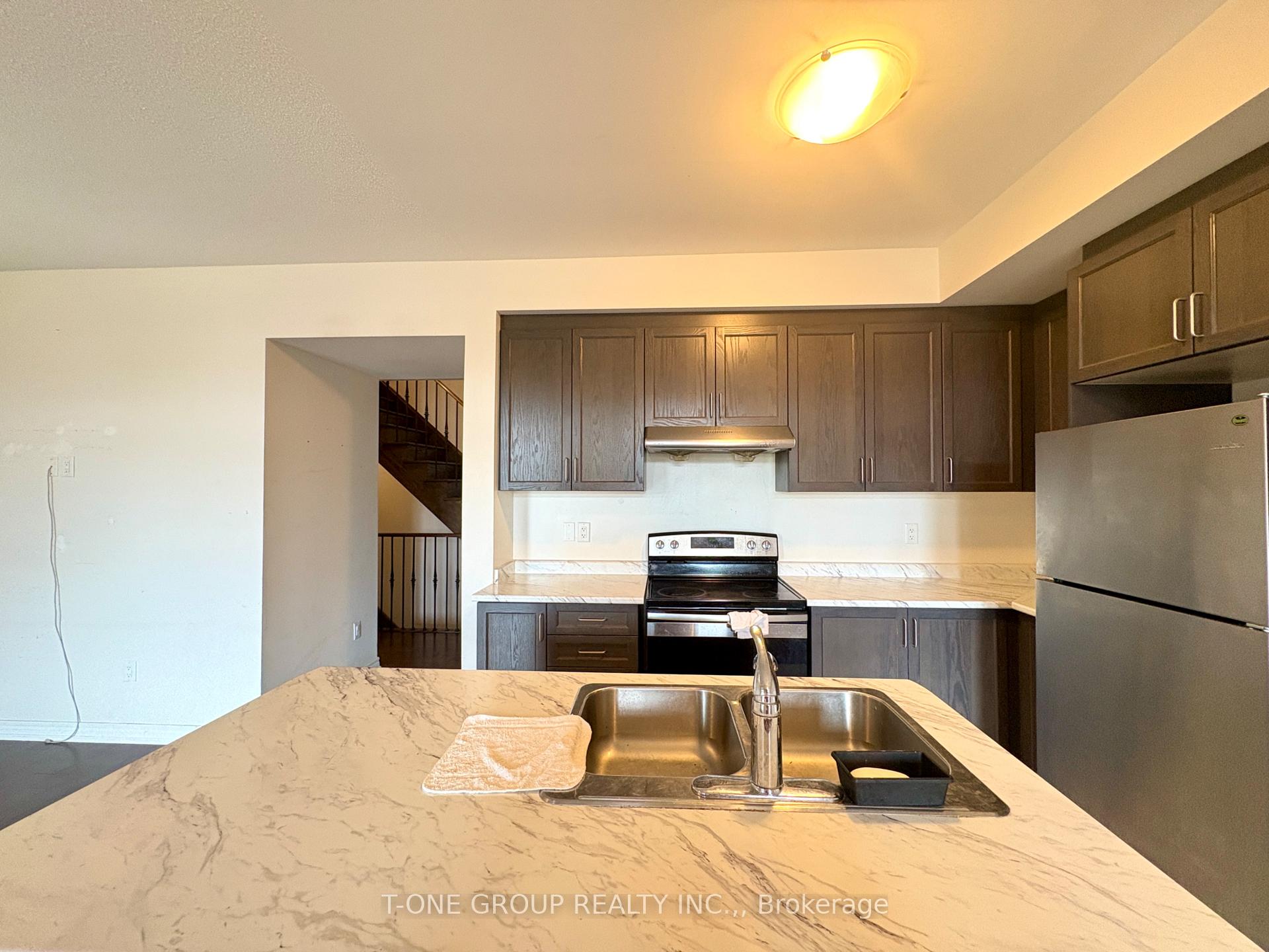Photo 5 of Unit B, 107 Luzon Avenue, Markham, Box Grove — HOMEH