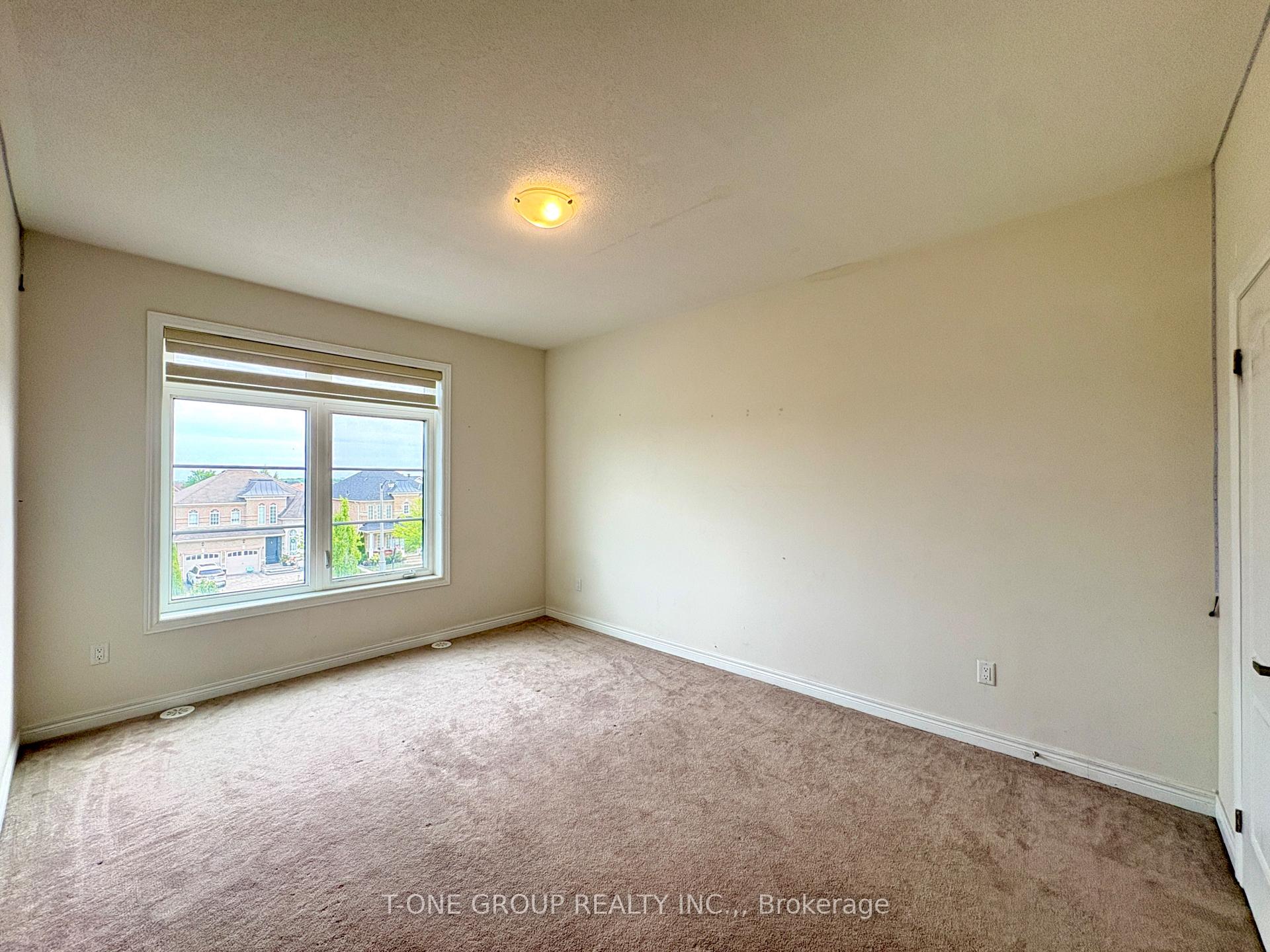 Photo 9 of Unit B, 107 Luzon Avenue, Markham, Box Grove — HOMEH