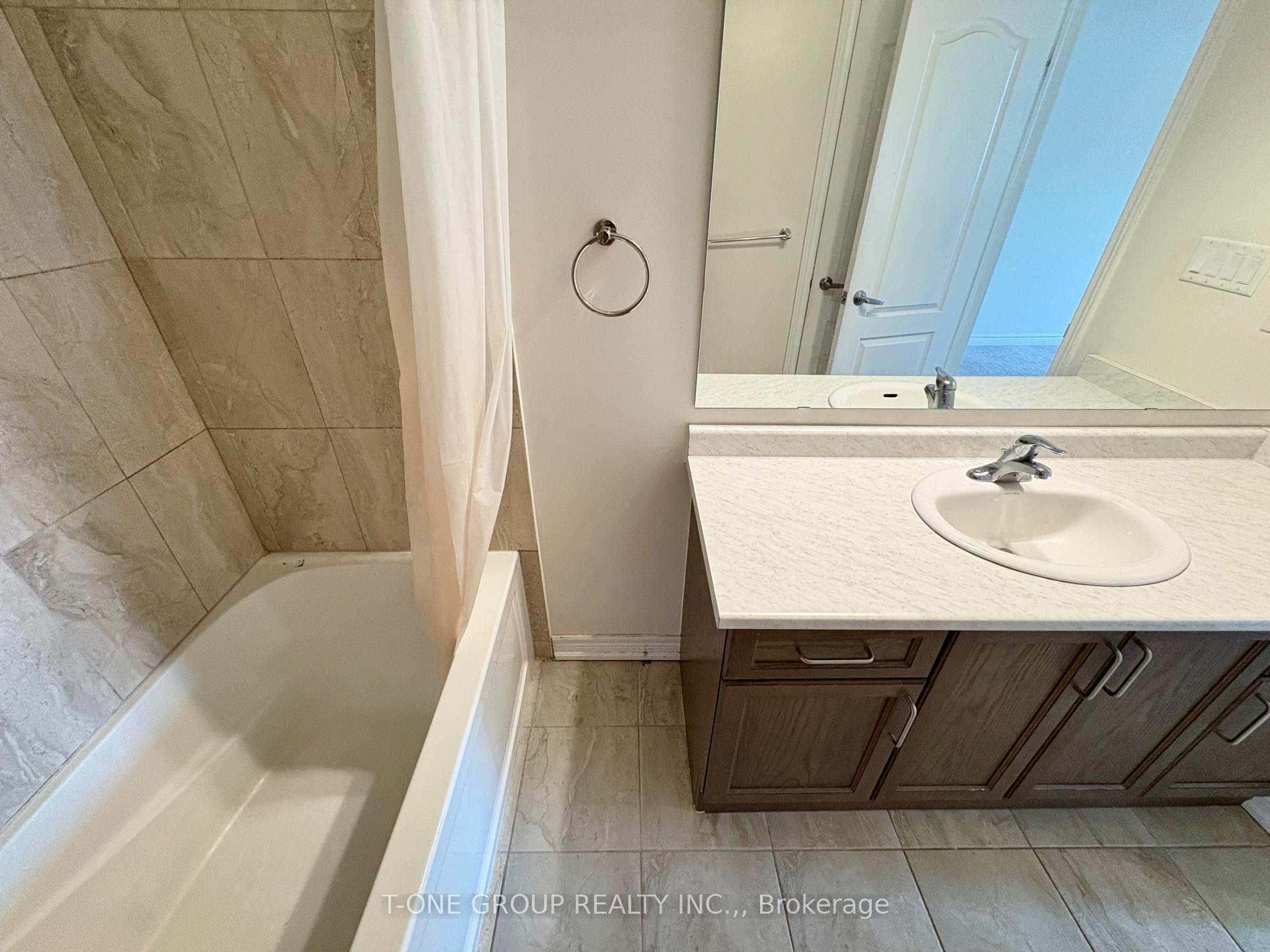 Photo 14 of Unit B, 107 Luzon Avenue, Markham, Box Grove — HOMEH