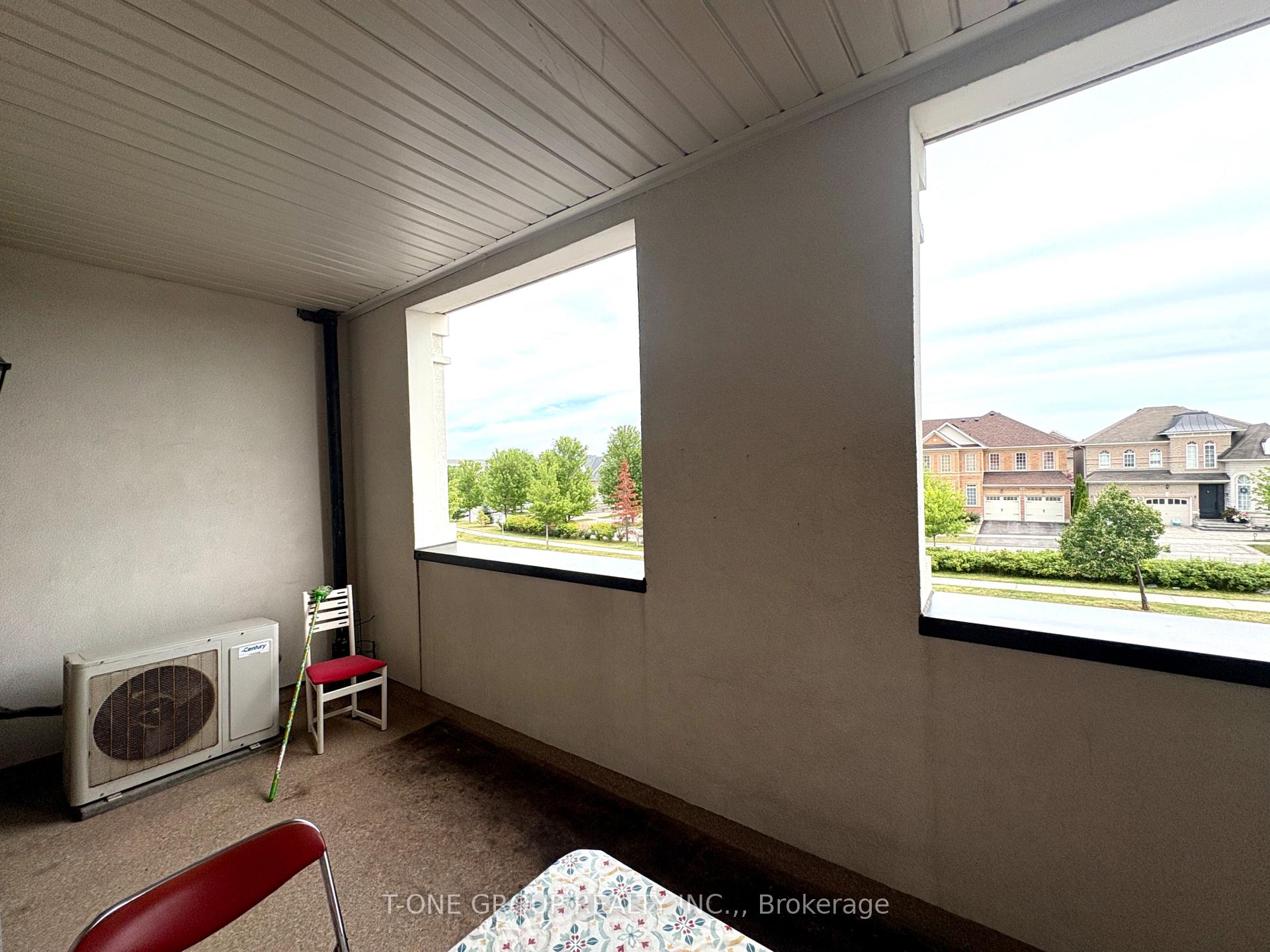Photo 15 of Unit B, 107 Luzon Avenue, Markham, Box Grove — HOMEH