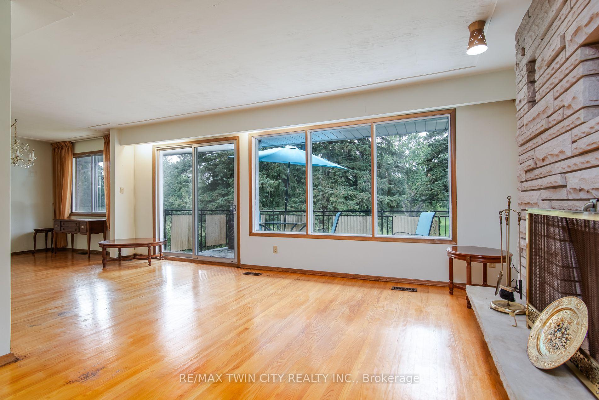 Photo 12 of 124 Carwood Avenue, Kitchener, Rockway — HOMEH