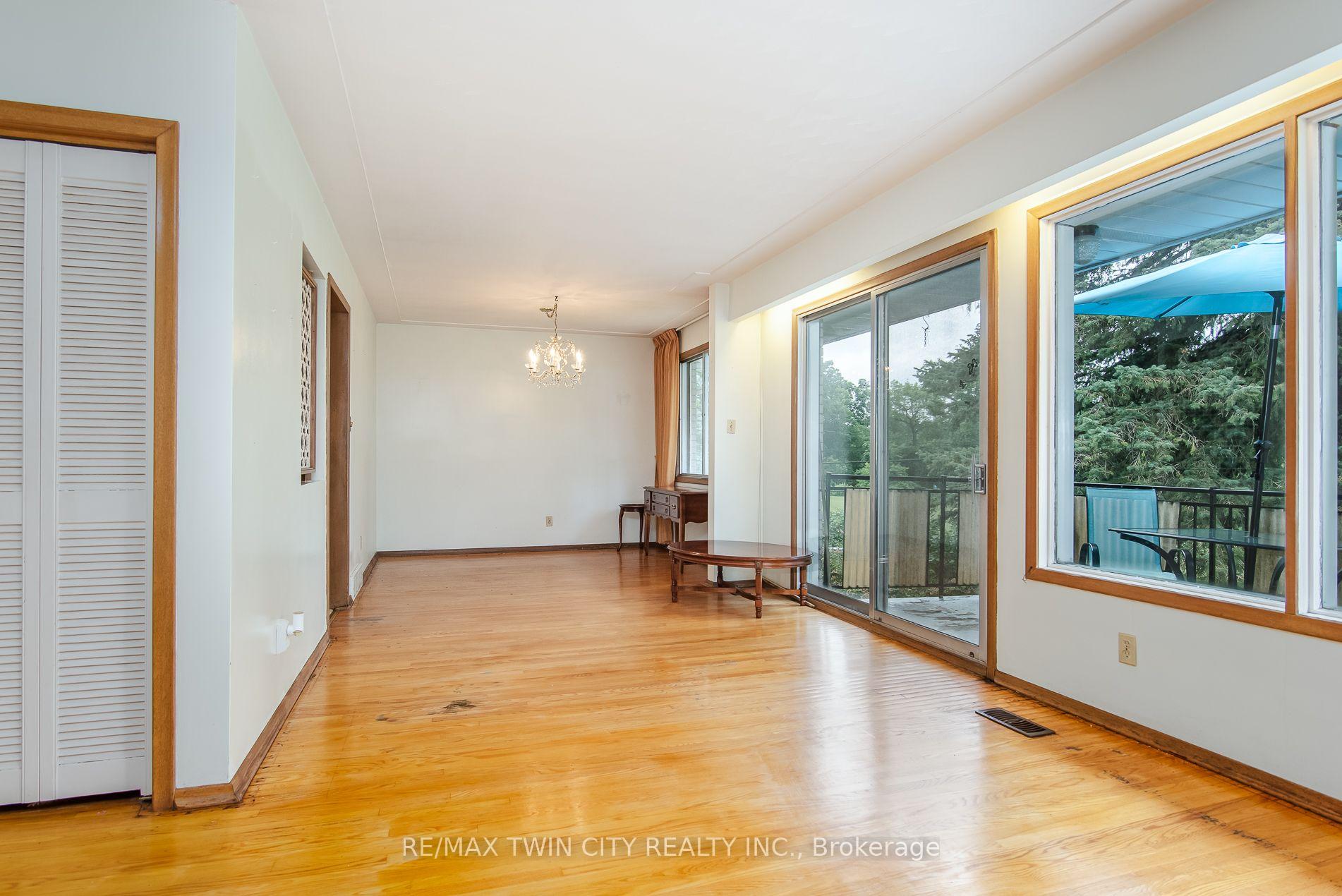 Photo 13 of 124 Carwood Avenue, Kitchener, Rockway — HOMEH