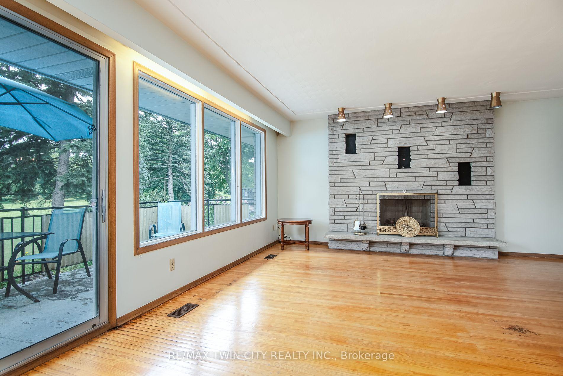 Photo 16 of 124 Carwood Avenue, Kitchener, Rockway — HOMEH
