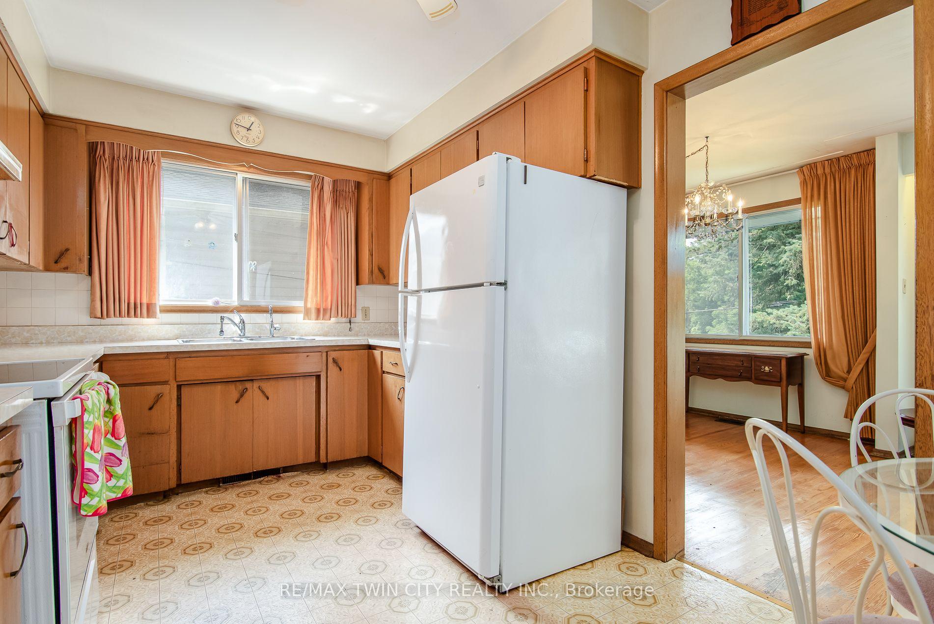 Photo 22 of 124 Carwood Avenue, Kitchener, Rockway — HOMEH