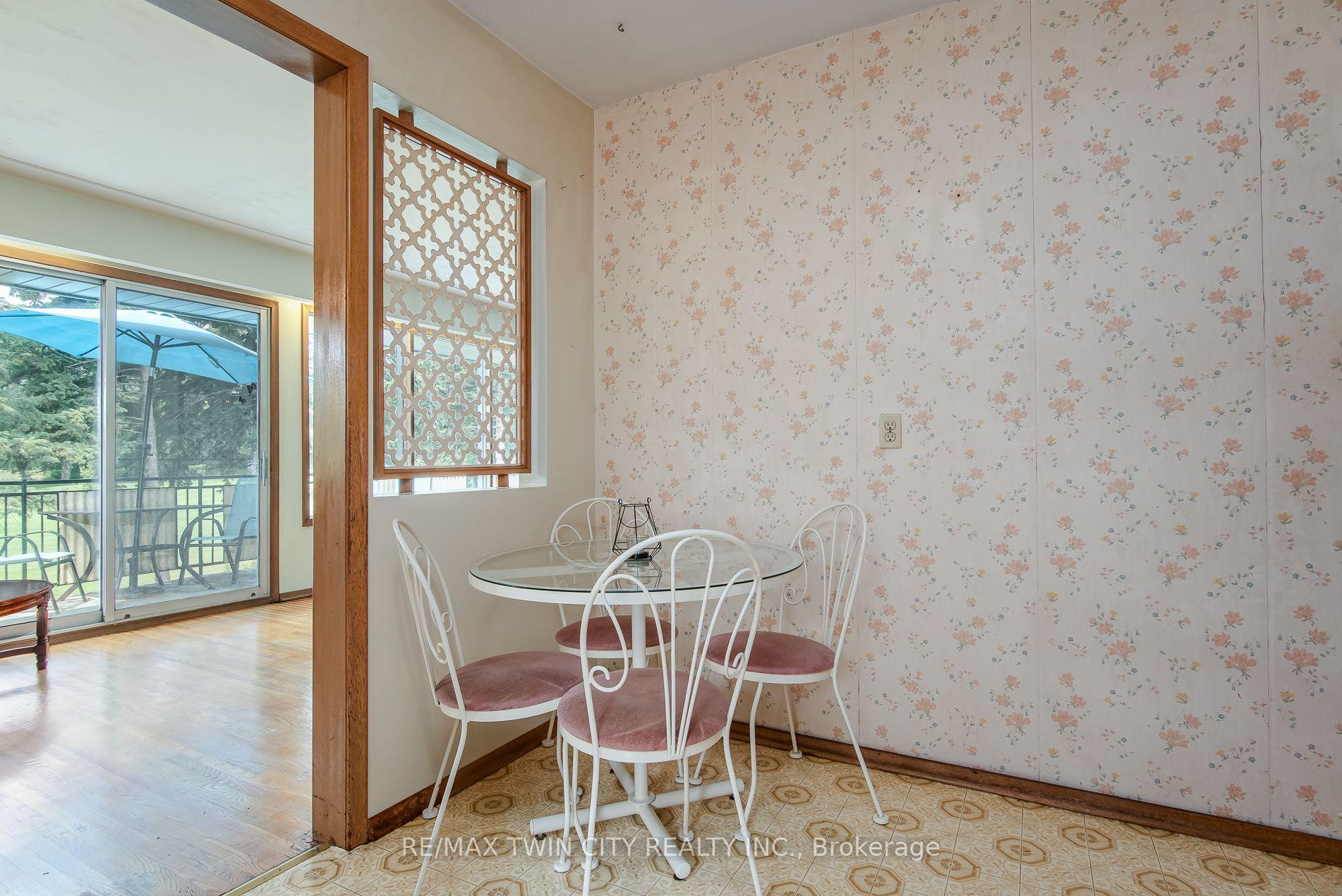 Photo 23 of 124 Carwood Avenue, Kitchener, Rockway — HOMEH