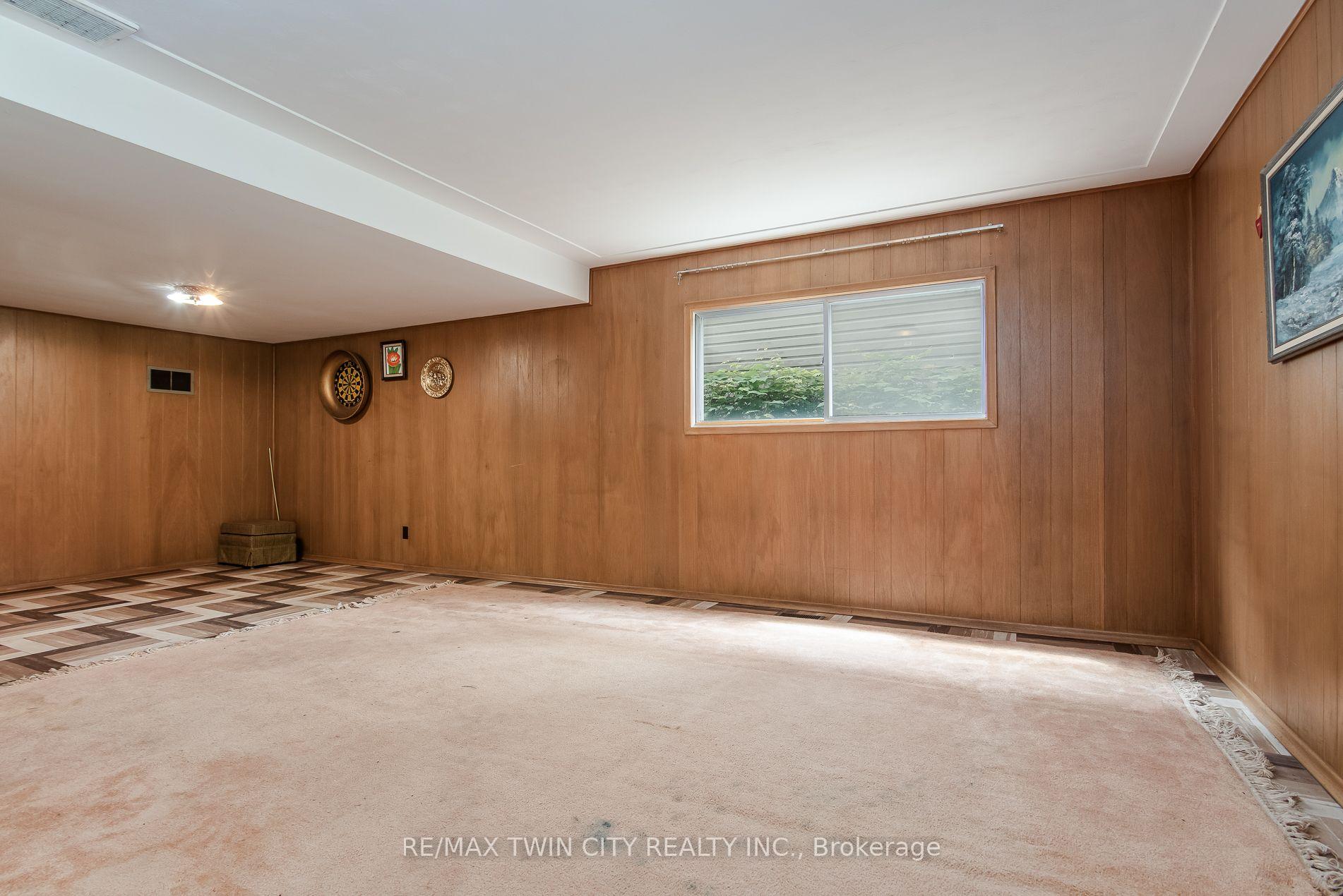 Photo 34 of 124 Carwood Avenue, Kitchener, Rockway — HOMEH