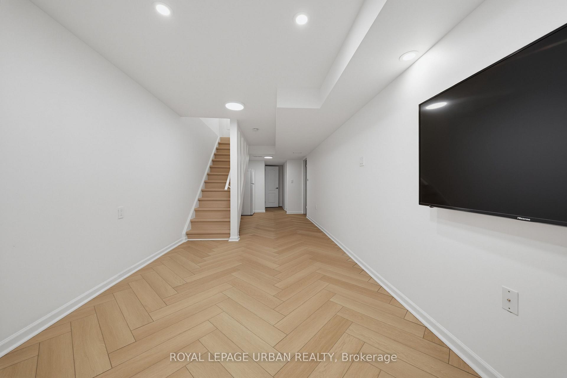 Photo 4 of Unit Basement, 153 Craven Road, Toronto, Greenwood-Coxwell — HOMEH