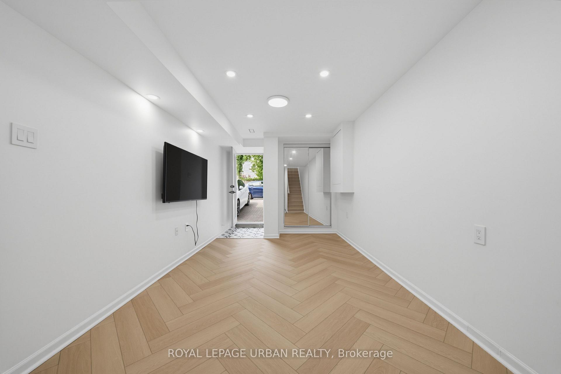 Photo 6 of Unit Basement, 153 Craven Road, Toronto, Greenwood-Coxwell — HOMEH