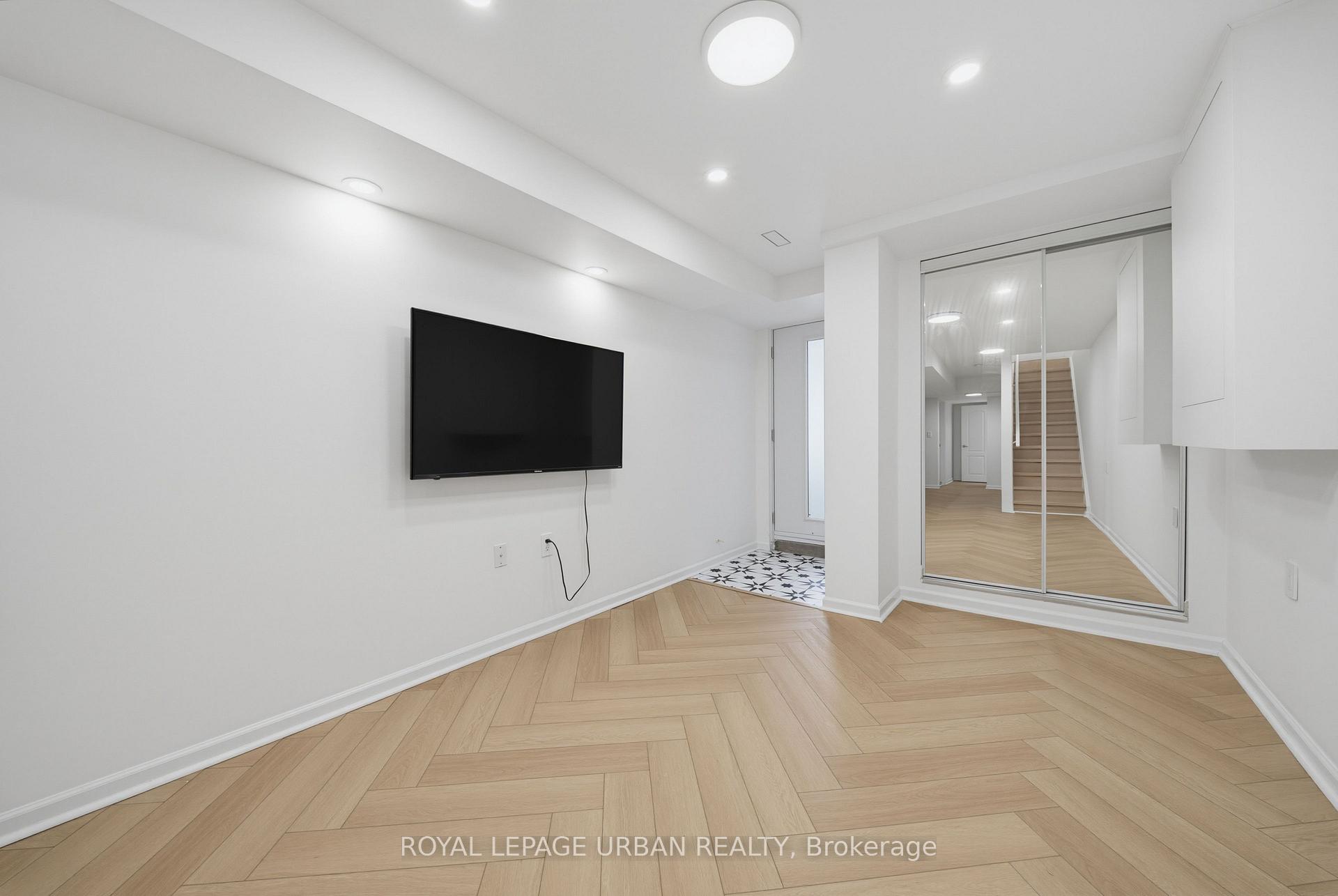 Photo 7 of Unit Basement, 153 Craven Road, Toronto, Greenwood-Coxwell — HOMEH