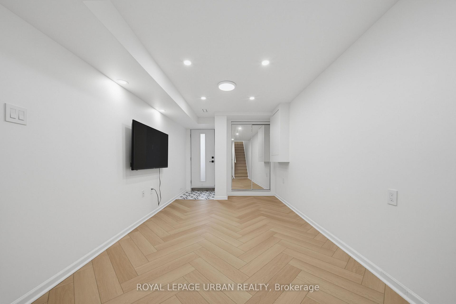 Photo 8 of Unit Basement, 153 Craven Road, Toronto, Greenwood-Coxwell — HOMEH