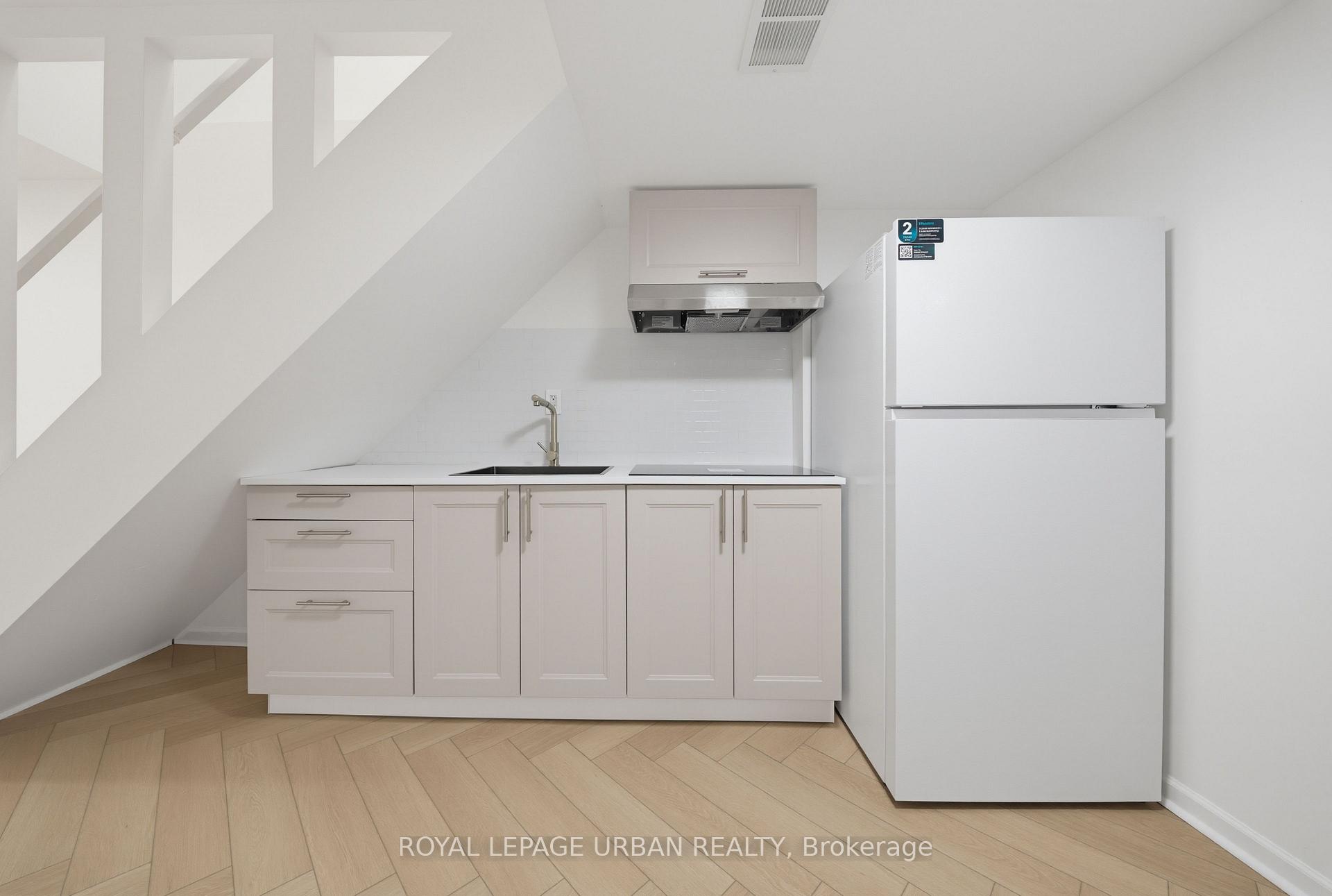 Photo 12 of Unit Basement, 153 Craven Road, Toronto, Greenwood-Coxwell — HOMEH