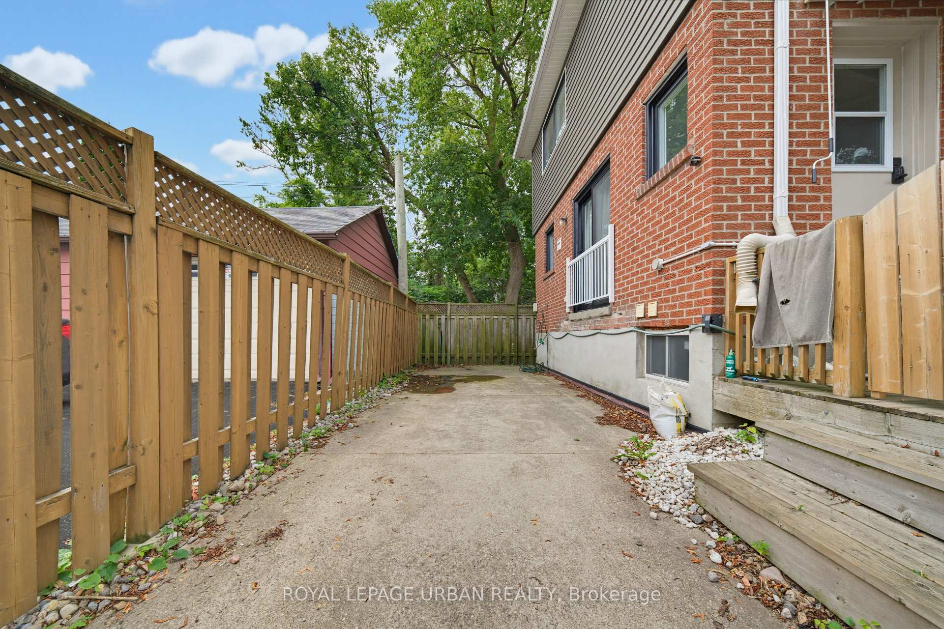 Photo 23 of Unit Basement, 153 Craven Road, Toronto, Greenwood-Coxwell — HOMEH