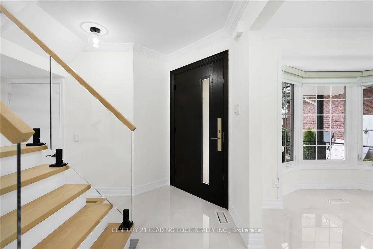 Photo 3 of 41 Graybark Crescent, Scarborough, Highland Creek — HOMEH