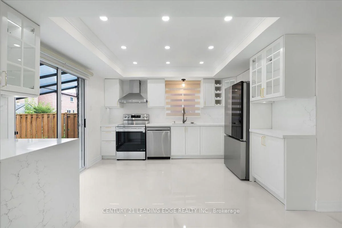 Photo 5 of 41 Graybark Crescent, Scarborough, Highland Creek — HOMEH