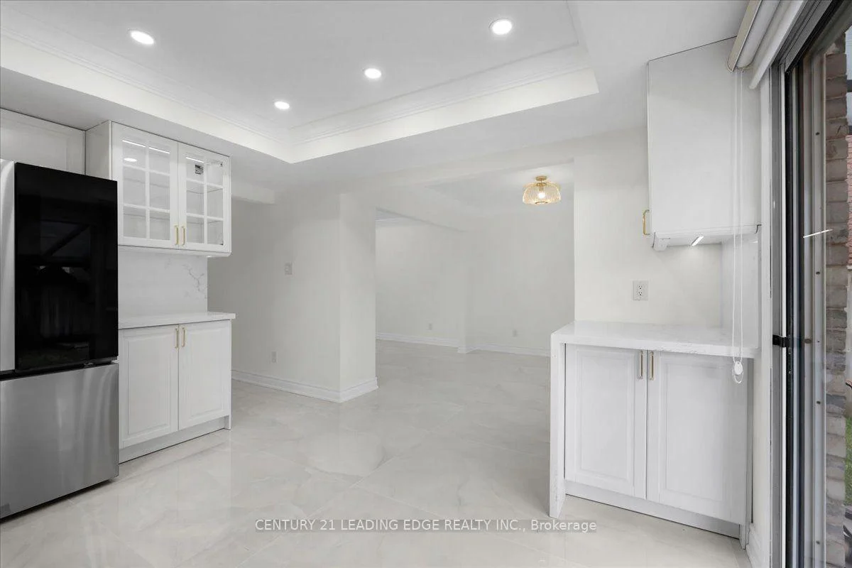 Photo 8 of 41 Graybark Crescent, Scarborough, Highland Creek — HOMEH
