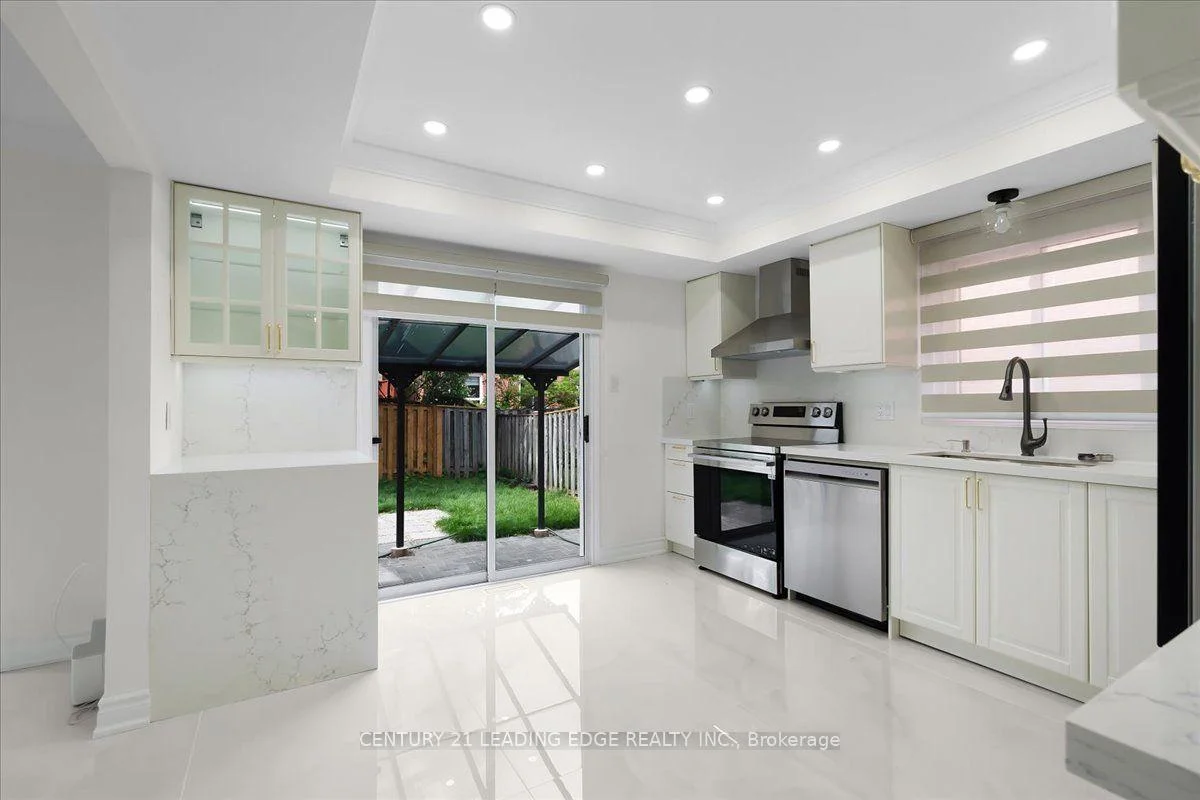 Photo 9 of 41 Graybark Crescent, Scarborough, Highland Creek — HOMEH