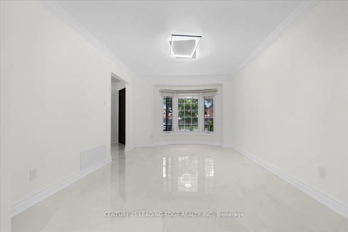 Photo 11 of 41 Graybark Crescent, Scarborough, Highland Creek — HOMEH