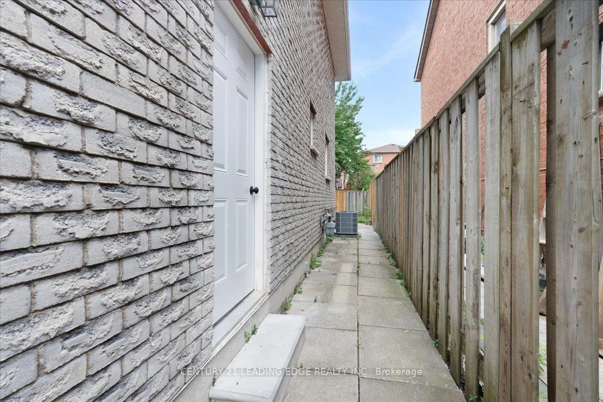 Photo 38 of 41 Graybark Crescent, Scarborough, Highland Creek — HOMEH