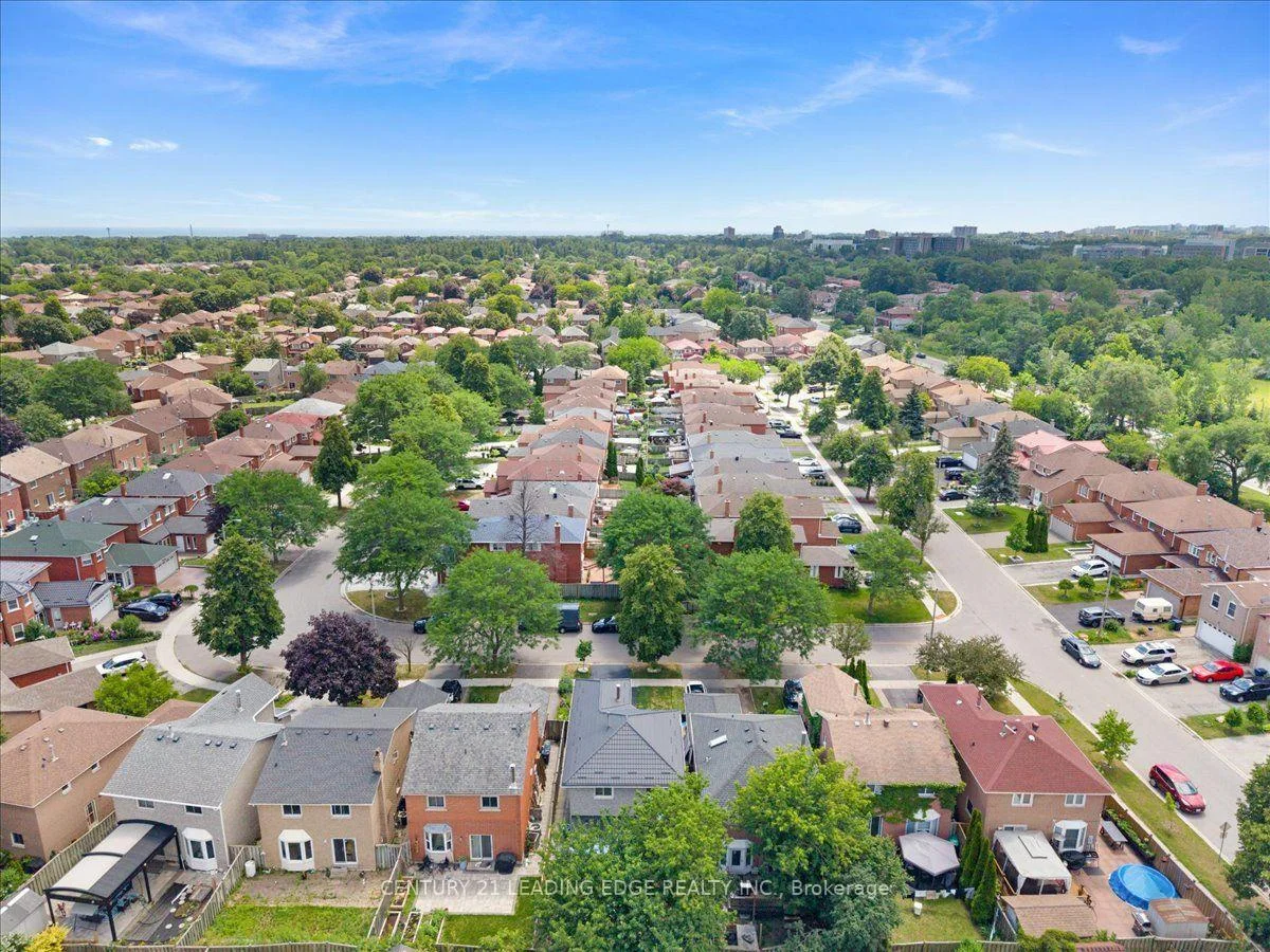 Photo 48 of 41 Graybark Crescent, Scarborough, Highland Creek — HOMEH