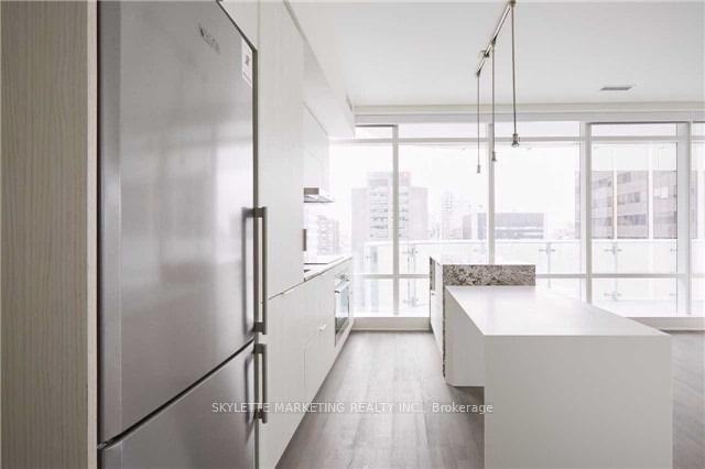 Photo 3 of Unit 3710, 1 Bloor Street E, Toronto, Church-Yonge Corridor — HOMEH