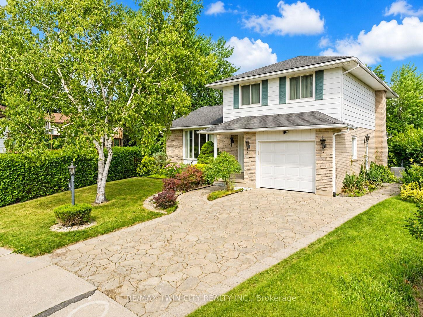 Photo 1 of 46 Lombardy Court, Kitchener, Forest Hill — HOMEH