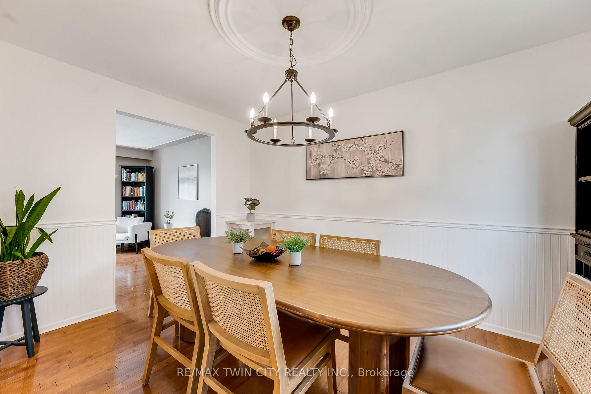 Photo 11 of 46 Lombardy Court, Kitchener, Forest Hill — HOMEH