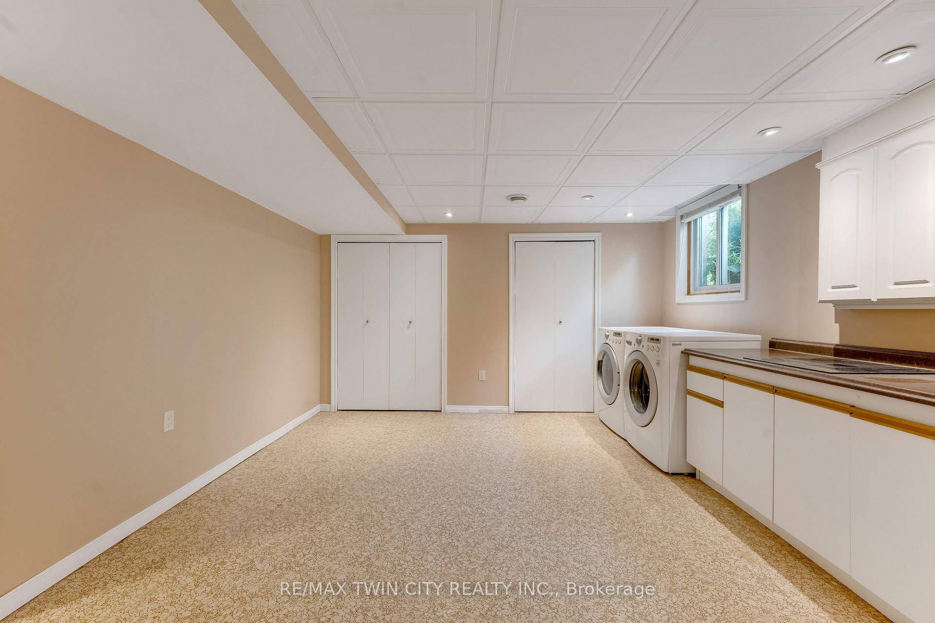 Photo 33 of 46 Lombardy Court, Kitchener, Forest Hill — HOMEH