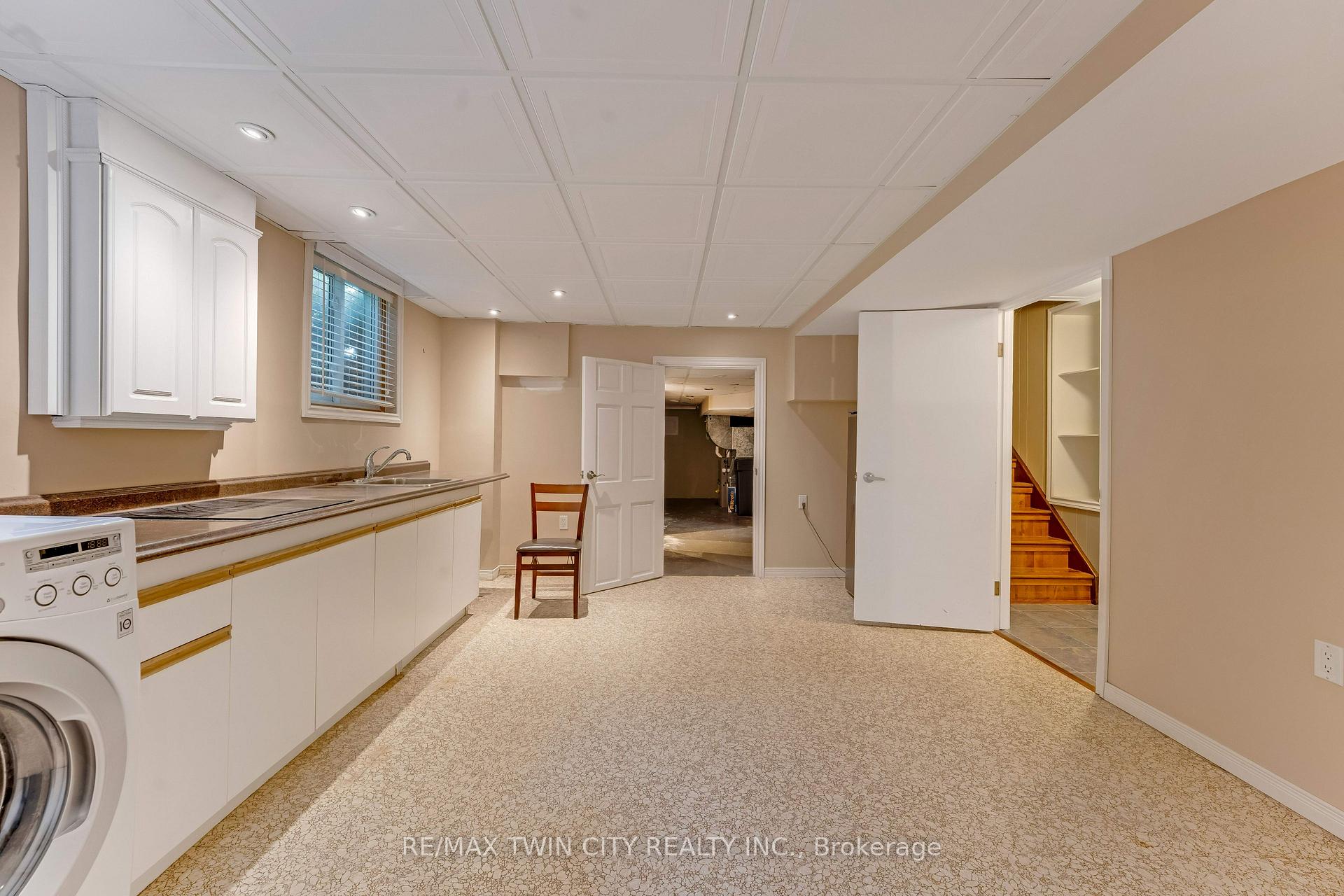 Photo 34 of 46 Lombardy Court, Kitchener, Forest Hill — HOMEH